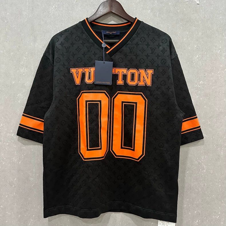 Louis Vuitton Louis Vuitton Black Short Sleeve V-neck Shirt Size US M / EU 48-50 / 2 - 1 Thumbnail