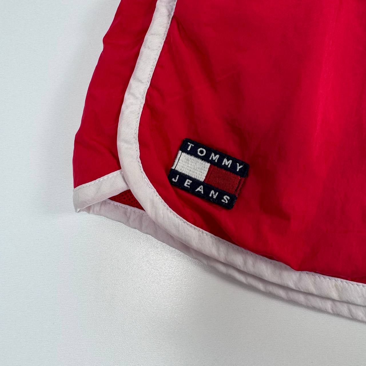 Tommy Jeans Tommy Jeans Coca Cola Womens Shorts Red Athletic Running S Size 32" / US 10 / IT 46 - 4 Thumbnail