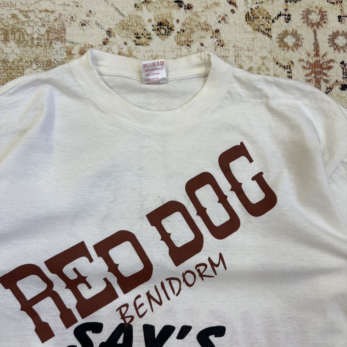 Vintage Vintage Adult “ Red Dog Benidorm Say’s Do US A Favour” Tee Size US XL / EU 56 / 4 - 4 Thumbnail