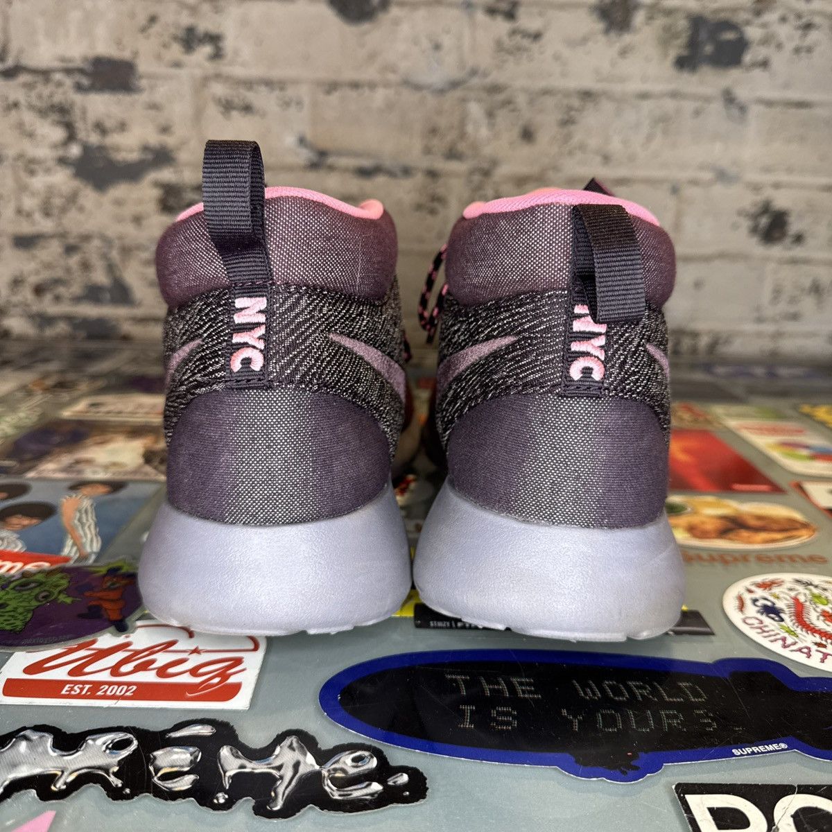 Nike Nike Roshe Run Mid City Pack NYC Sz 10 Maroon NDS Size US 10 / EU 43 - 2 Thumbnail