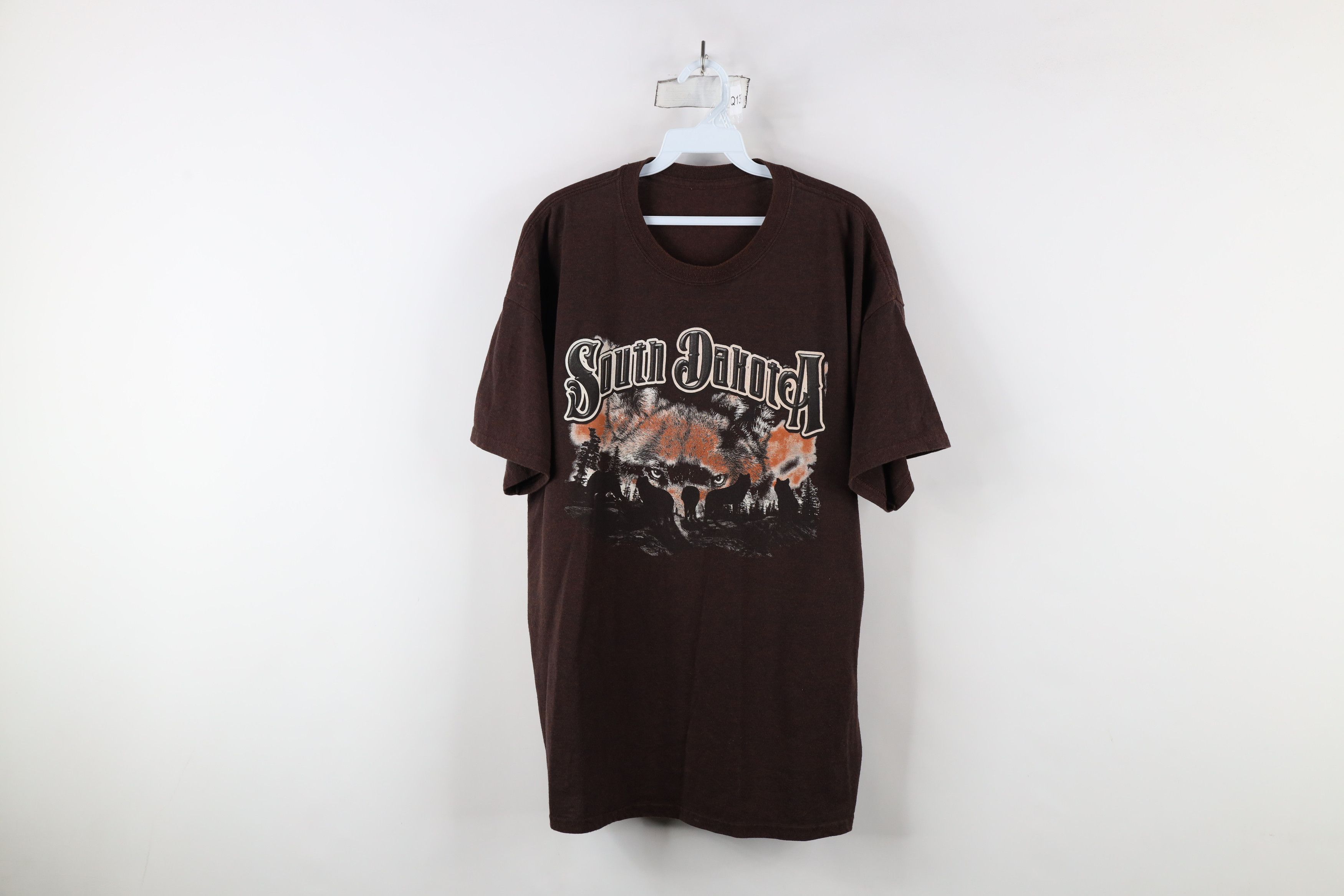 Vintage Vintage 90s Streetwear South Dakota Wolf Nature T-Shirt Size US XL / EU 56 / 4 - 1 Thumbnail