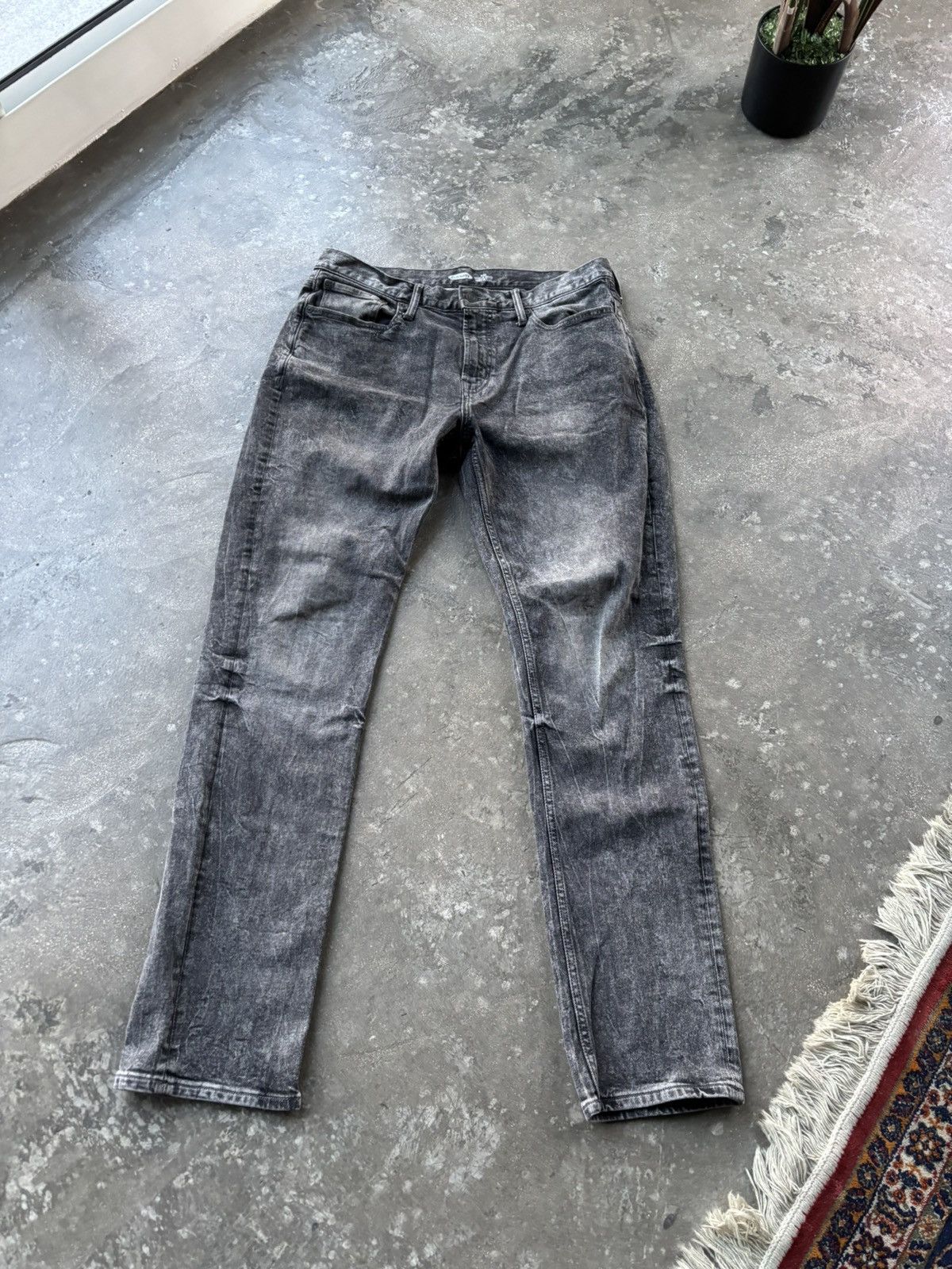 Old Navy Washed Gray Slim Jeans Size US 32 / EU 48 - 1 Thumbnail