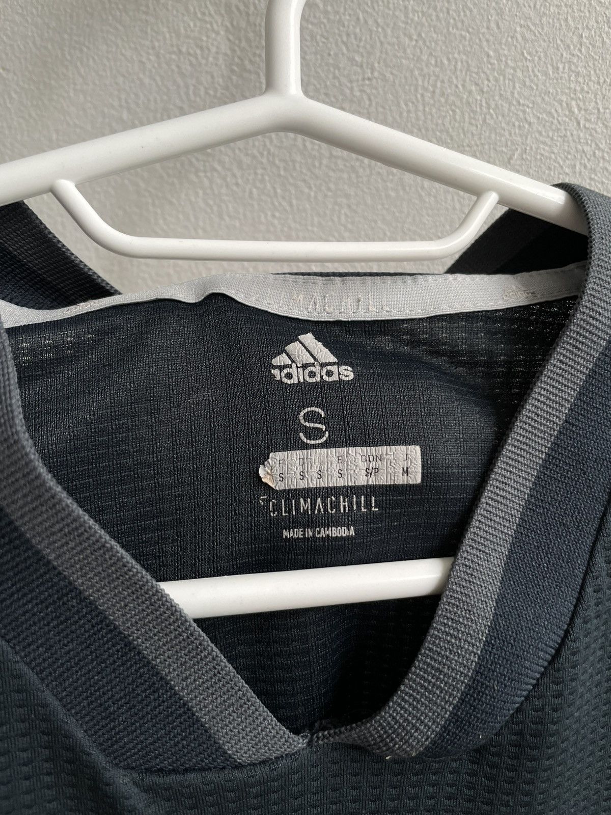Vintage Real Madrid 2018 2019 Away Football Shirt Soccer Jersey Size US S / EU 44-46 / 1 - 10 Thumbnail
