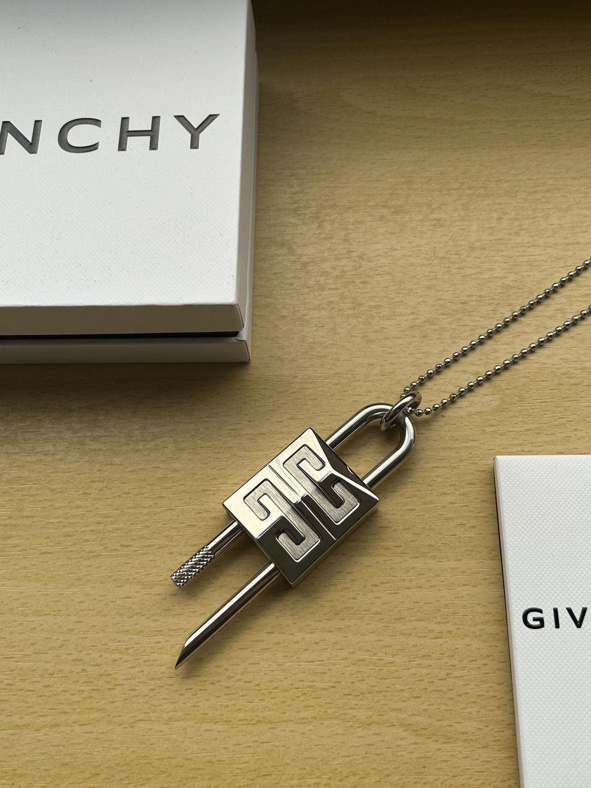 Givenchy Givenchy padlock necklace Size ONE SIZE - 2 Thumbnail