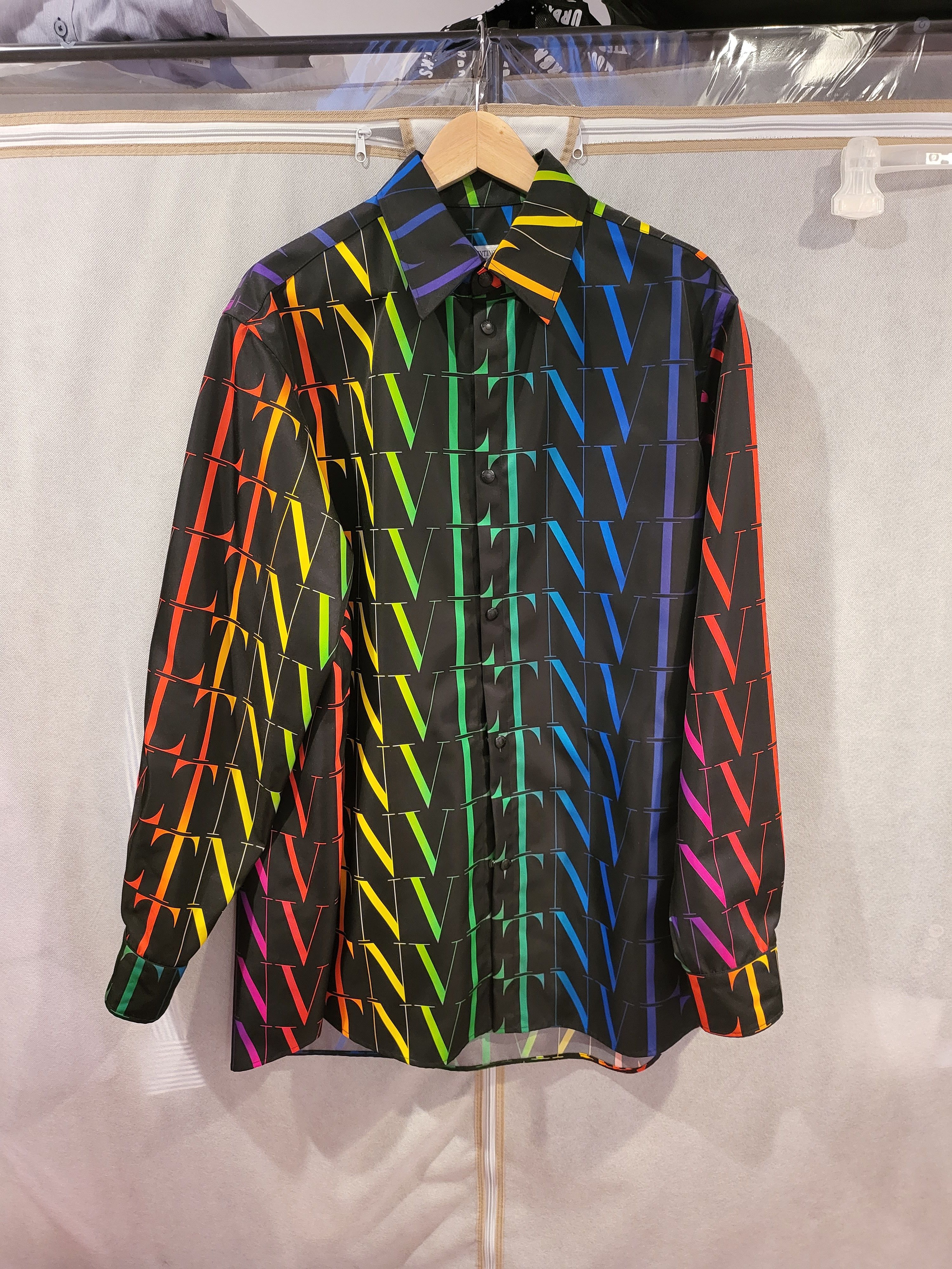 Valentino Oversized "VLTN" Multi Logo Print Overshirt Size US S / EU 44-46 / 1 - 2 Thumbnail