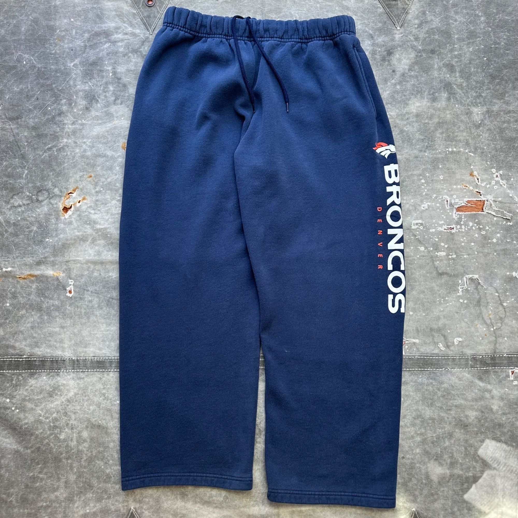 Vintage Vintage Majestic Denver Broncos Baggy Sweatpants Size US 34 / EU 50 - 1 Thumbnail