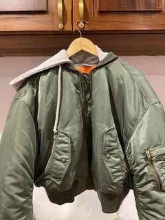 Vetements AW16 oversized green bomber jacket with grey hood SZ:XS