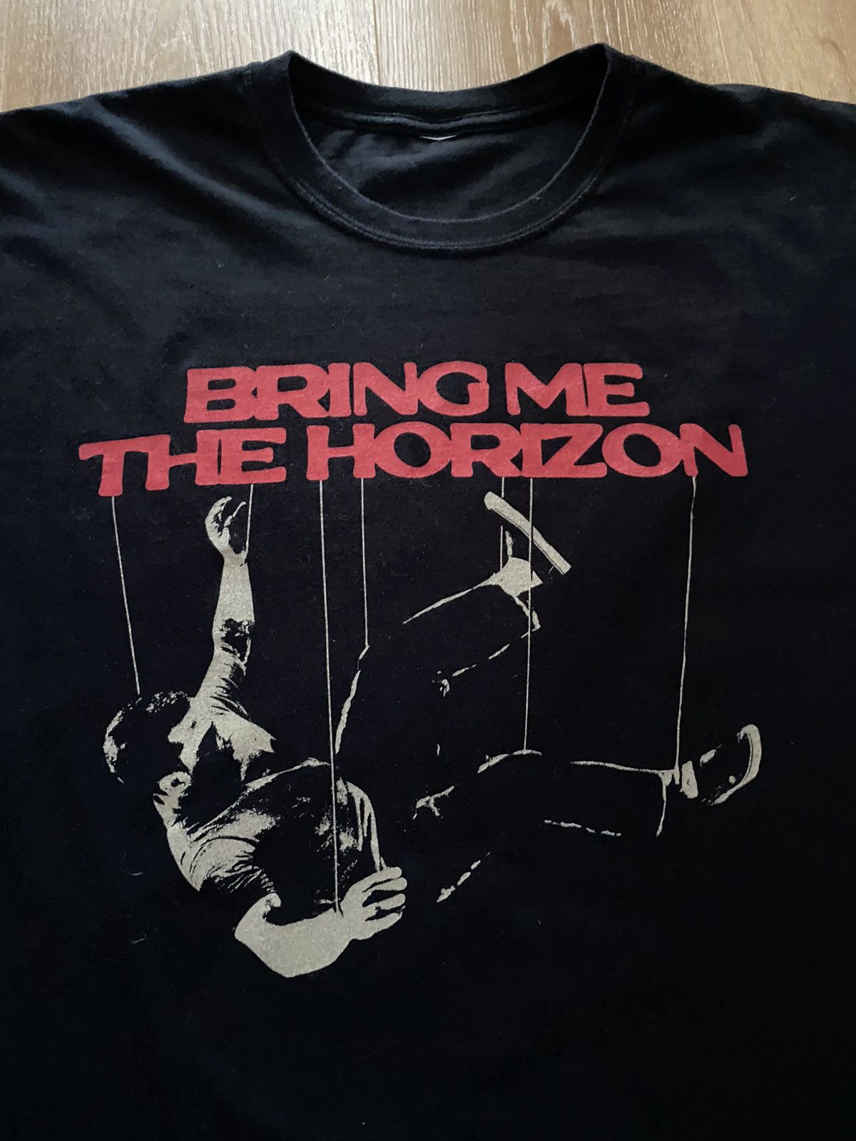 Band Tees Vintage BMTH Bring Me The Horizon Tee Shirt Size US XL / EU 56 / 4 - 4 Thumbnail