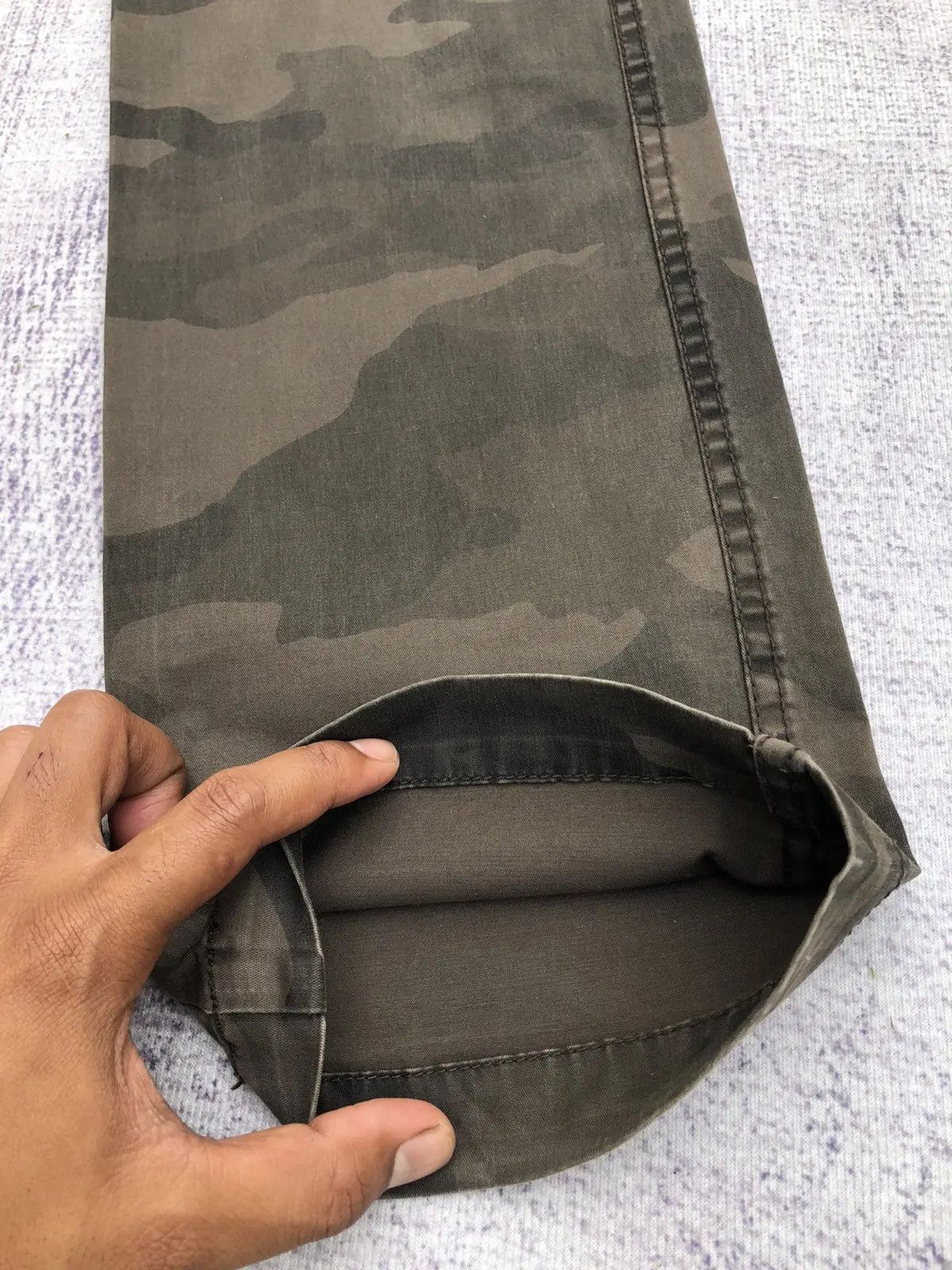 Japanese Brand Cargo Pants Uniqlo X Camo Multipocket Tactical W31 Size US 31 - 4 Thumbnail