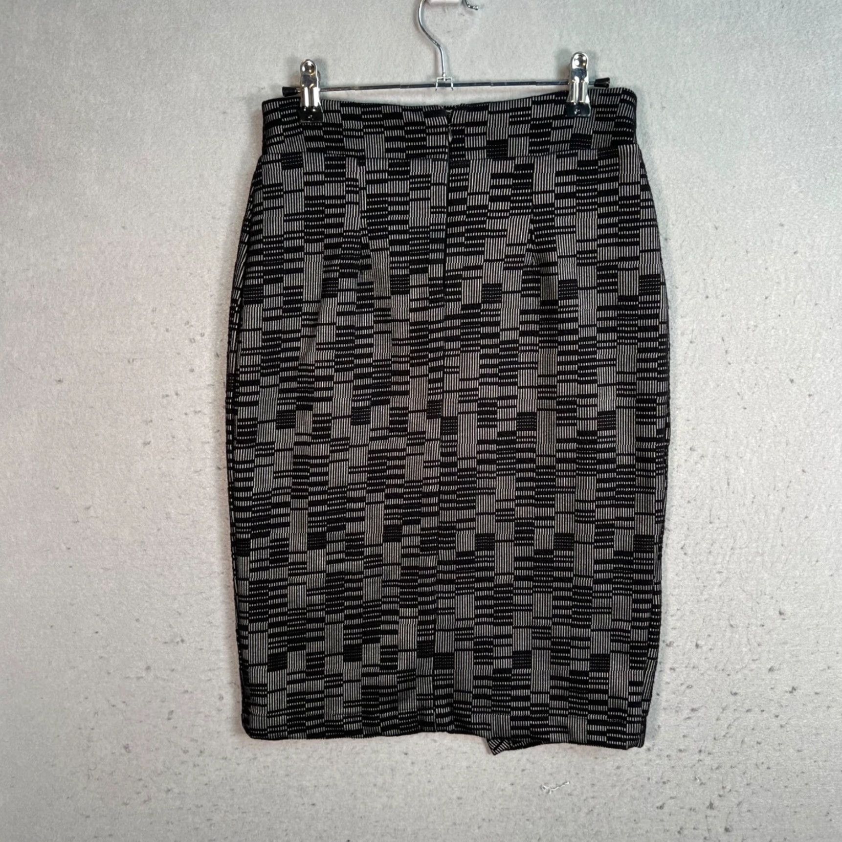 Anthropologie VINTAGE Maeve By Anthropologie Black & White Geometric Pencil Skirt Womens Size XS Size 26" / US 2 / IT 38 - 2 Thumbnail