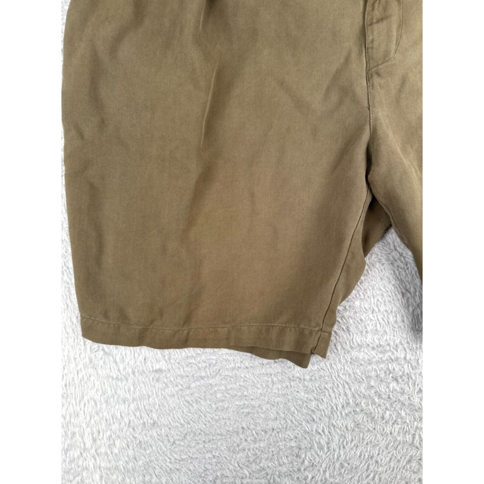 Tommy Bahama Tommy Bahama Shorts Mens 42 Brown Pleated 100% Silk Beach Pool Resort 42x9 Inseam 9 Size US 42 / EU 58 - 3 Thumbnail