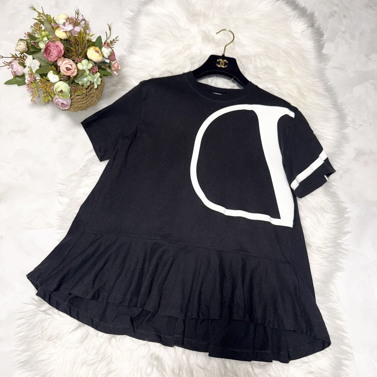 Valentino Authentic Valentino Ruffled Short-Sleeved T-Shirt Top, XS Size XS / US 0-2 / IT 36-38 - 11 Thumbnail
