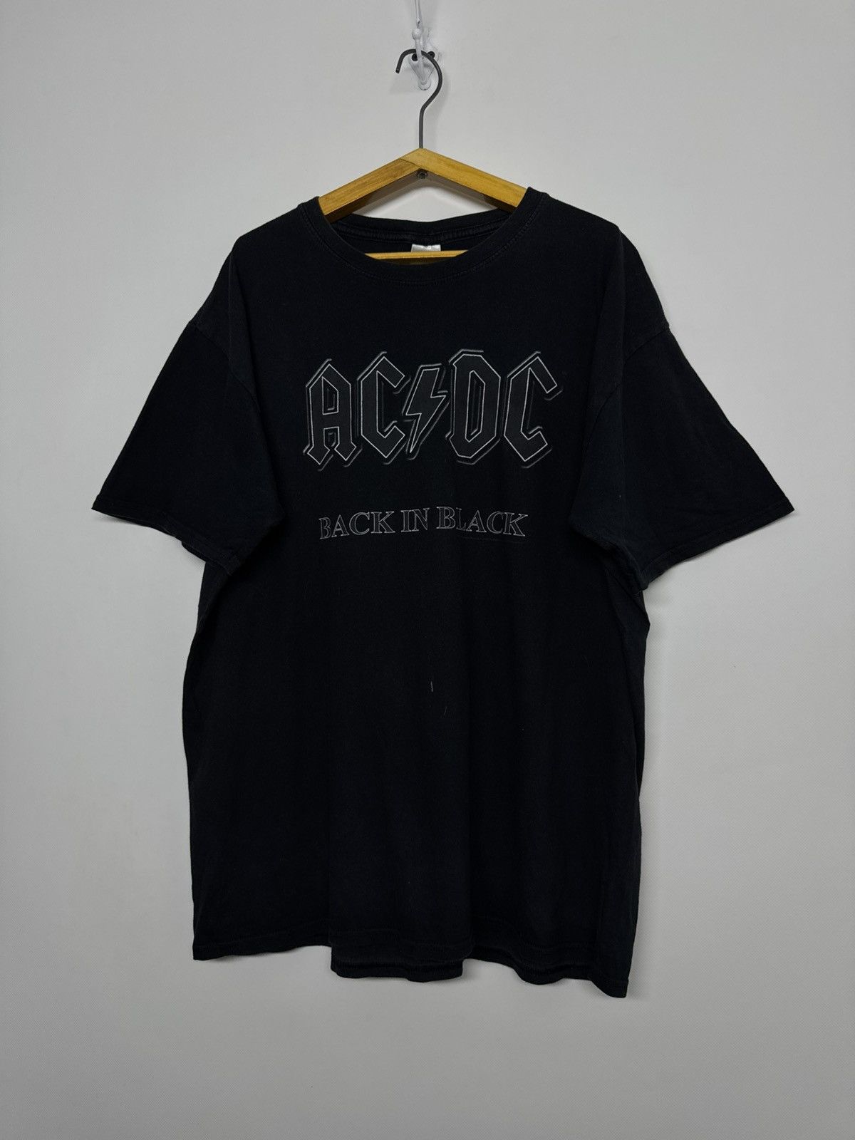 Gildan Vintage Y2k AC/DC Back in Black rock band tee Size US XL / EU 56 / 4 - 4 Thumbnail