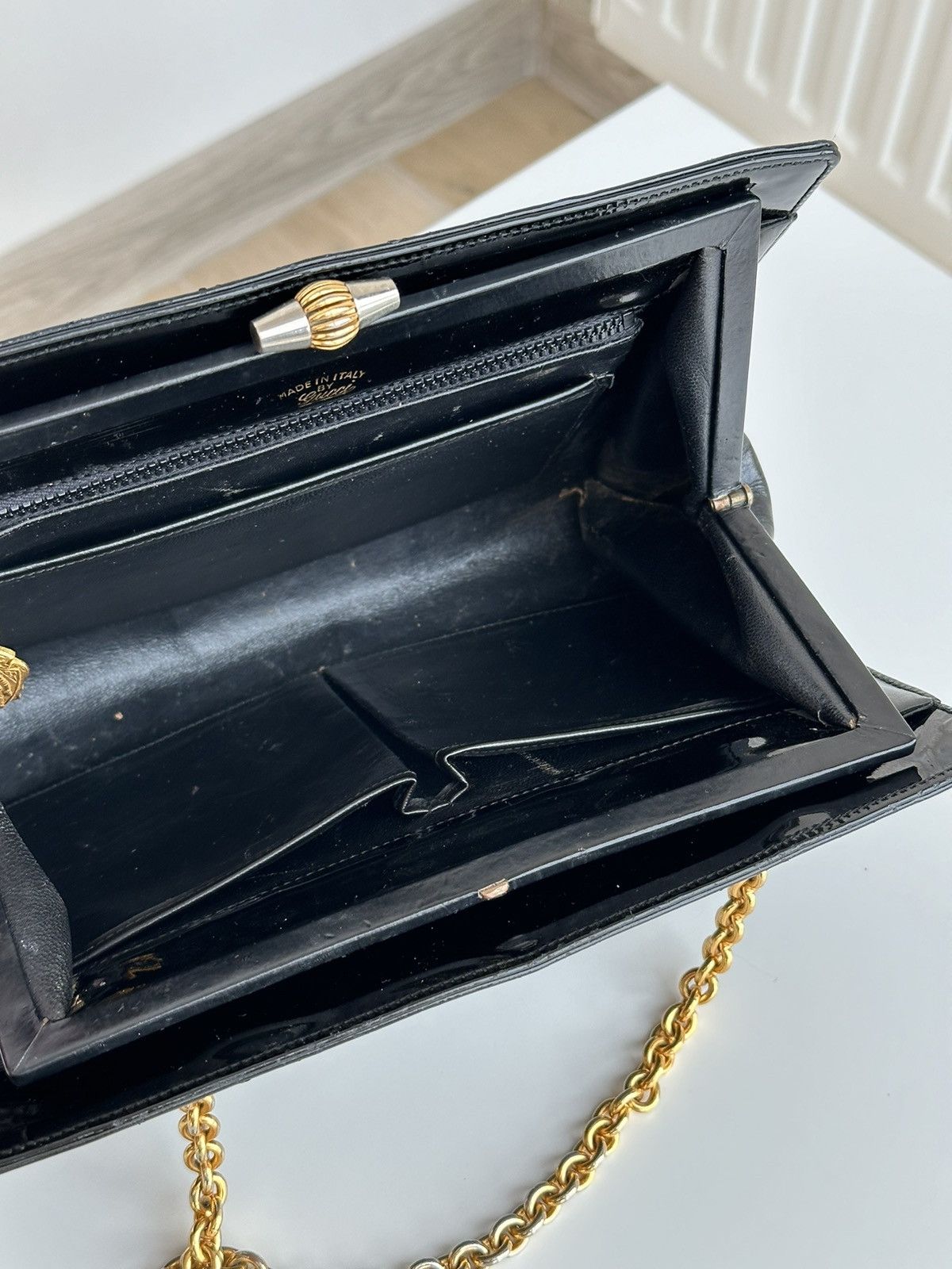 Gucci Vintage Gucci 80’s Lacquered Black Leather Hand bag Size ONE SIZE - 9 Thumbnail