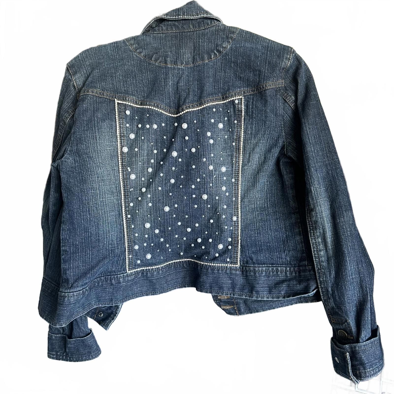 Designer Loft size 6 Stylish Denim Jacket with Unique Back Detail Size M / US 6-8 / IT 42-44 - 1 Thumbnail