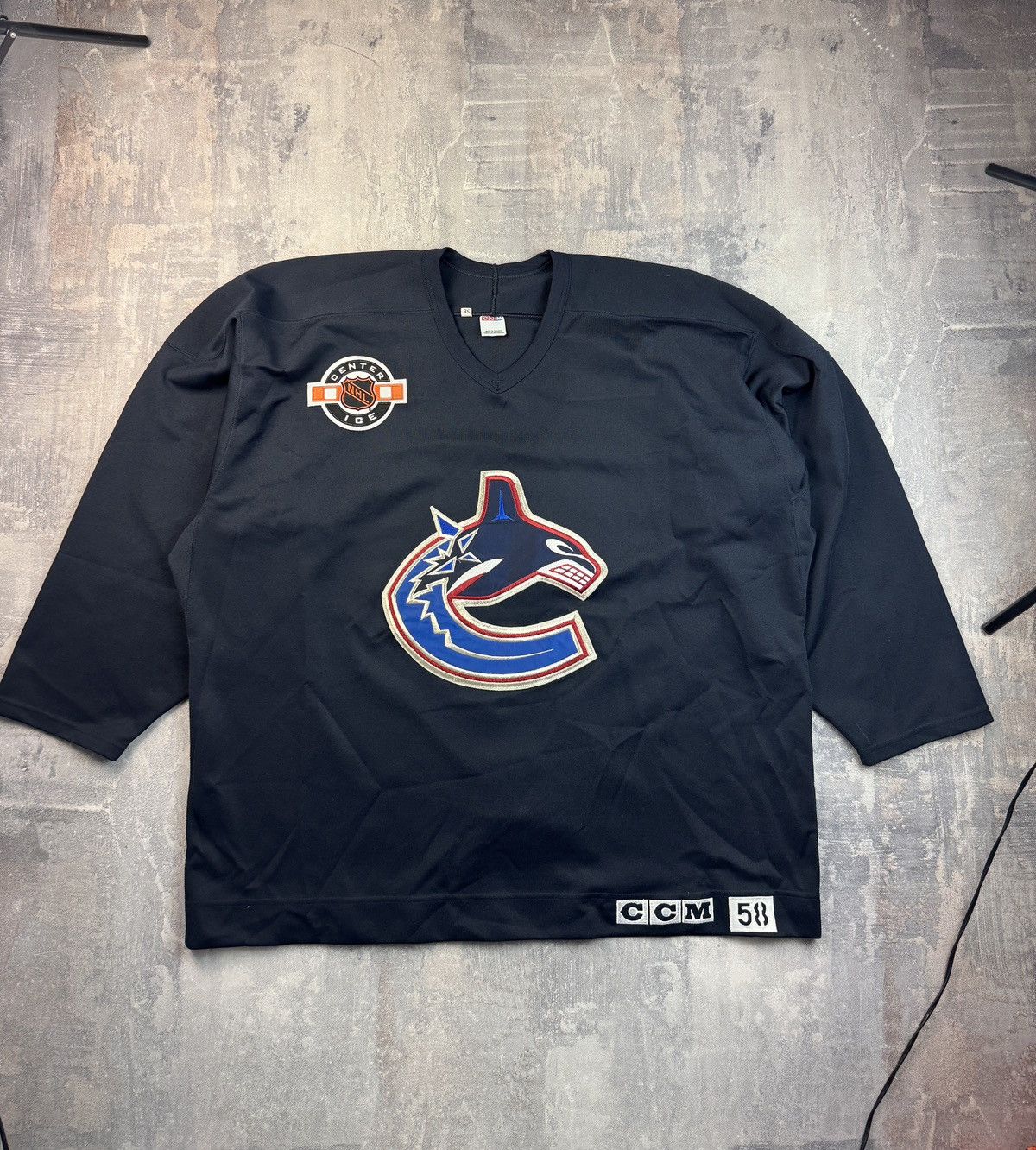 Ccm Vintage Vancouver Canucks NHL Hockey Jersey Size US XXL / EU 58 / 5 - 1 Thumbnail