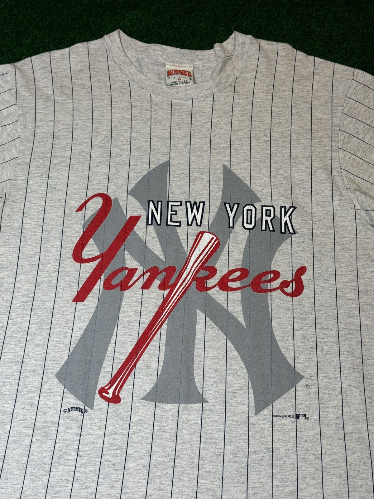 Nutmeg × Vintage Vintage 90s New York Yankees Nutmeg Mills Pinstripe T Shirt Size US M / EU 48-50 / 2 - 2 Thumbnail