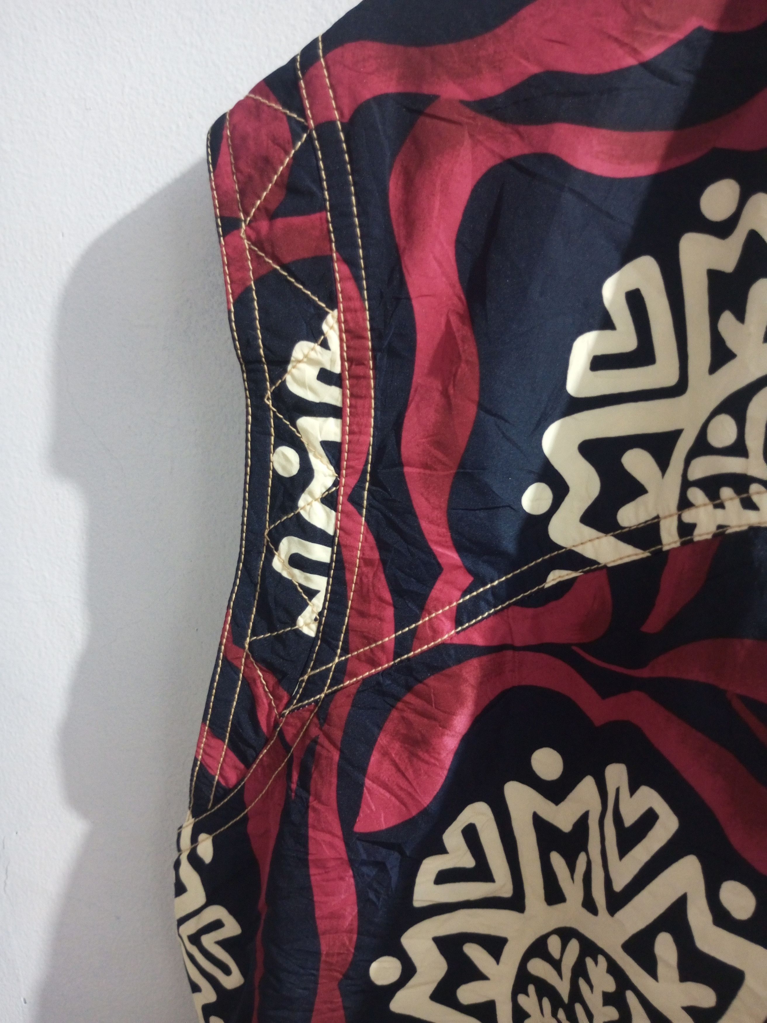 Japanese Brand Vintage Bvlgari art full print vest Size US L / EU 52-54 / 3 - 9 Thumbnail