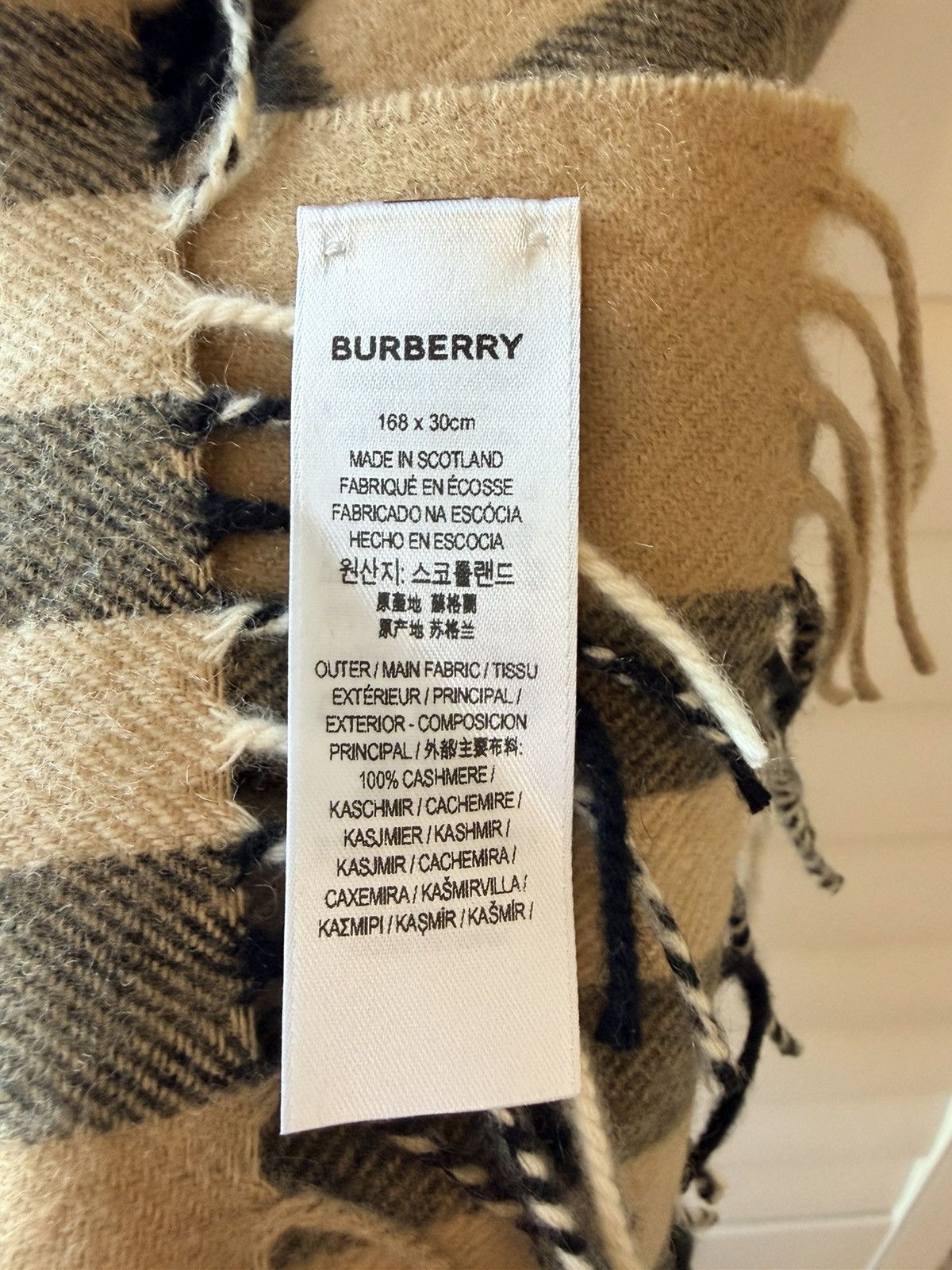 Burberry Burberry Classic Check Scarf Iconic Archive Beige Unisex Size ONE SIZE - 6 Thumbnail