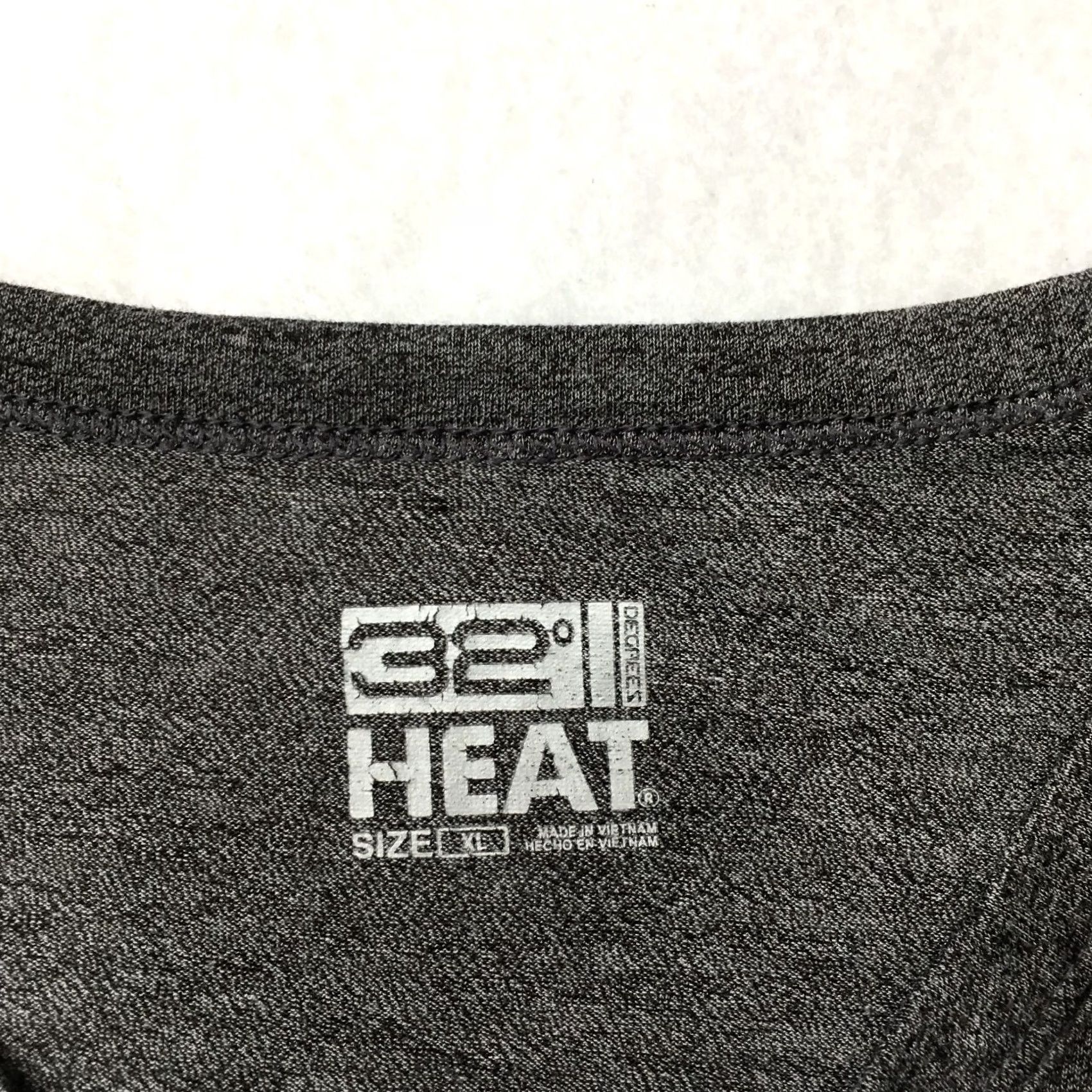 Vintage 32 Degrees Heat Men Shirt Large Black Polyester Blend Long Sleeve Pullover Tshirt Size US XL / EU 56 / 4 - 2 Thumbnail