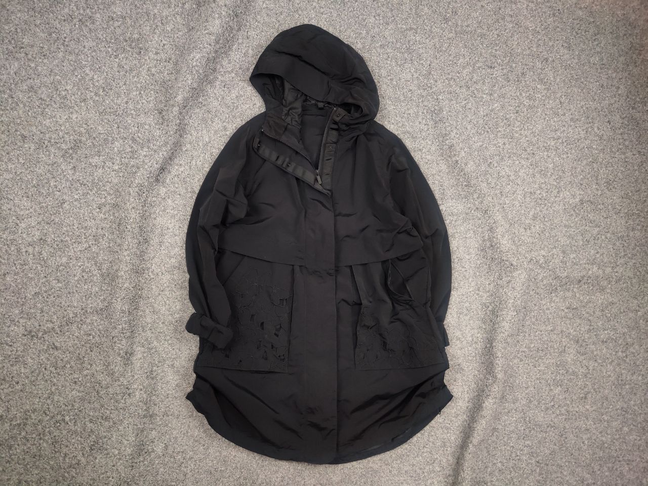 Lululemon LuluLemon Flower Patterned Hooded Parka Black Nylon Jacket Size L / US 10 / IT 46 - 1 Thumbnail