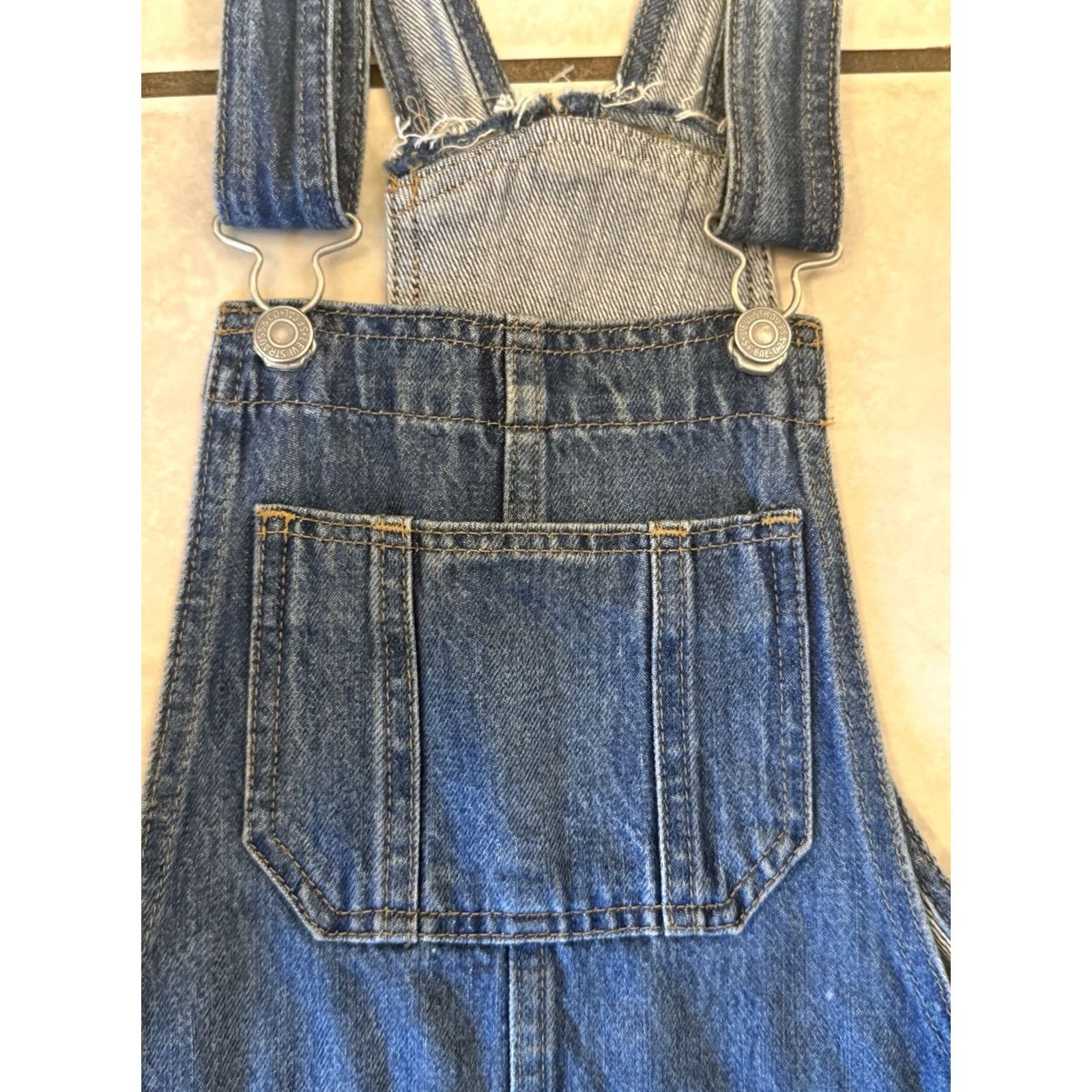 Levi's Levi’s Women’s Chopped Bib Overalls Denim One-Piece 90s Bohemian Casual XS Blue Size 26" / US 2 / IT 38 - 4 Thumbnail