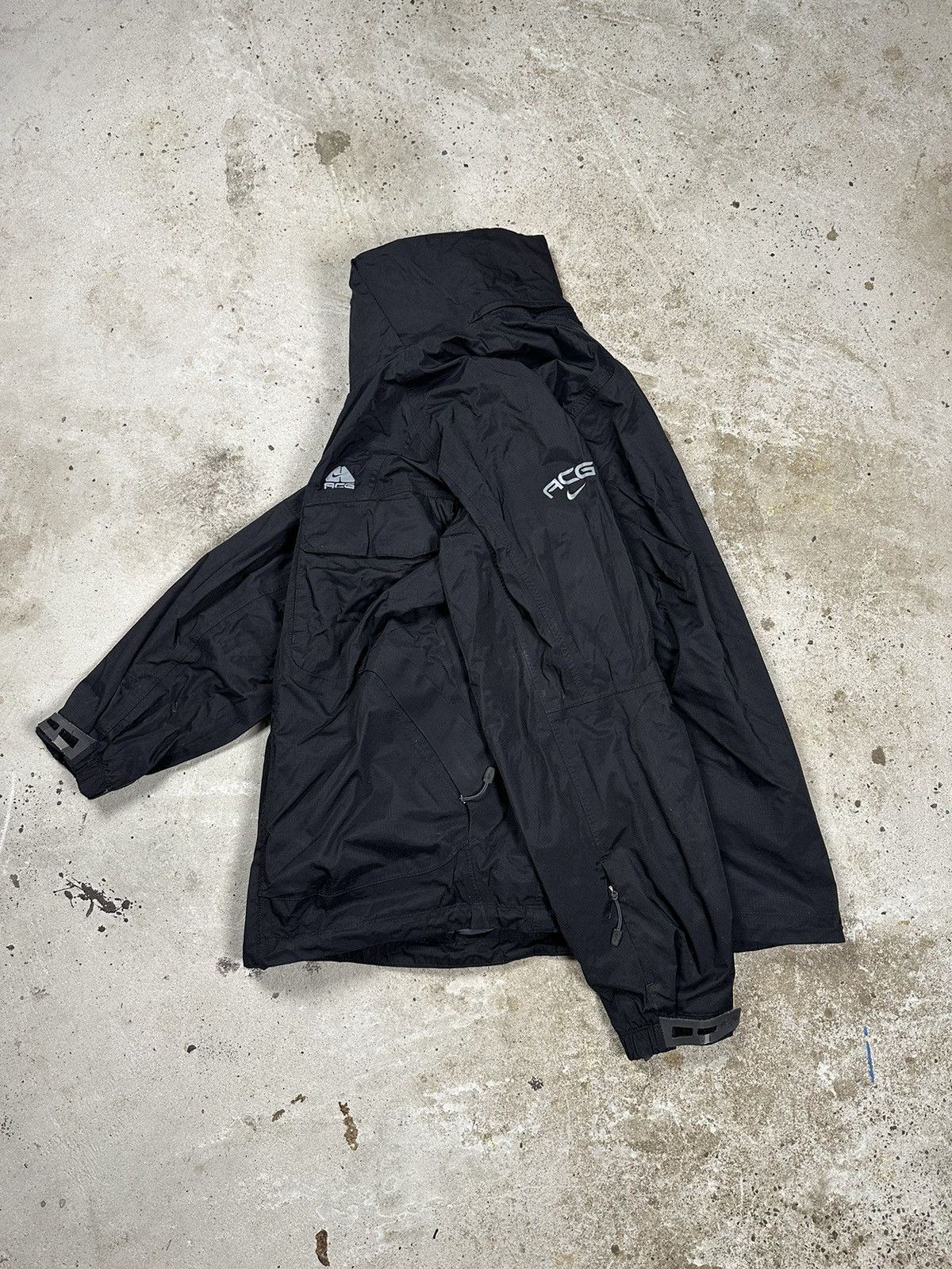 image of Vintage Y2K Nike Acg Black Storm Fit Jacket Swoosh, Men's (Size Large)