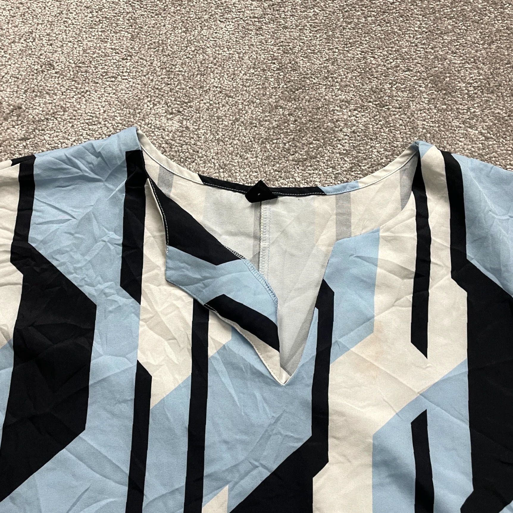 Shein Shein Curve Blouse Women 4XL Multicolor Geometric V-Neck Short Sleeve Casual Top Size XXL / US 16-18 / IT 52-54 - 3 Thumbnail
