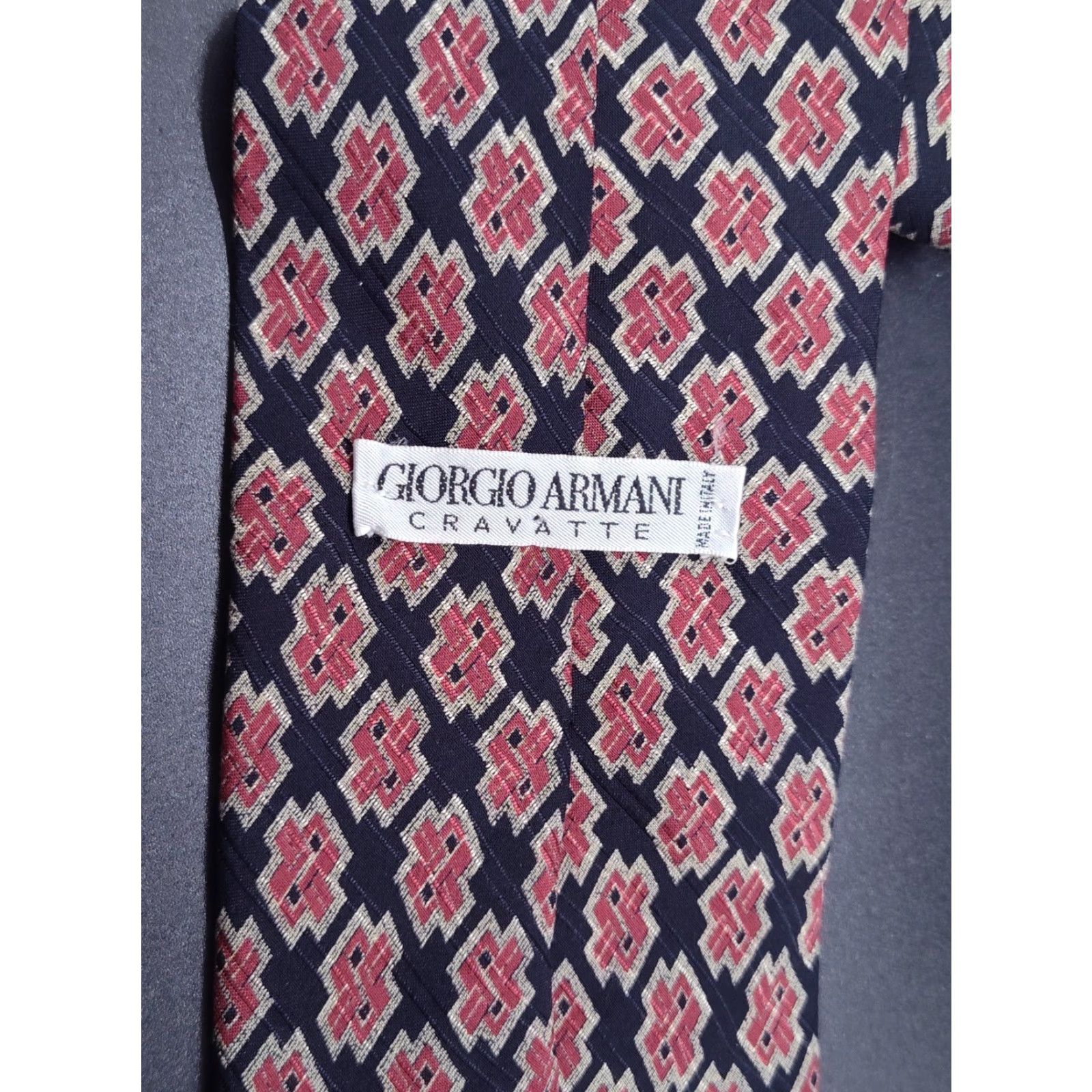 Giorgio Armani VINTAGE Giorgio Armani Men's Tie 100% Silk Geometric Cross Pattern Retro Designer Italy 57"-60" Size ONE SIZE - 4 Thumbnail
