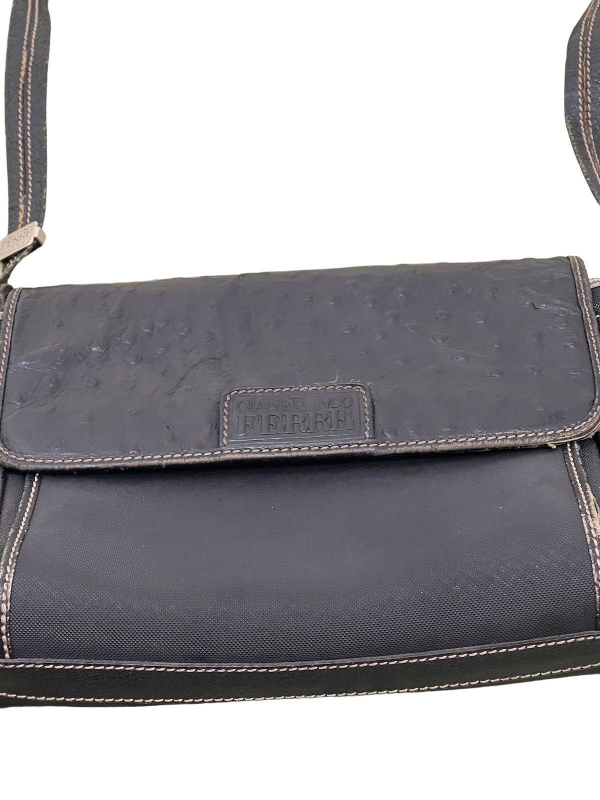 Gianfranco Ferre Cross Body Vtg Gianfranco Ferre Leather Sling Bag 2🟩 Size ONE SIZE - 7 Thumbnail