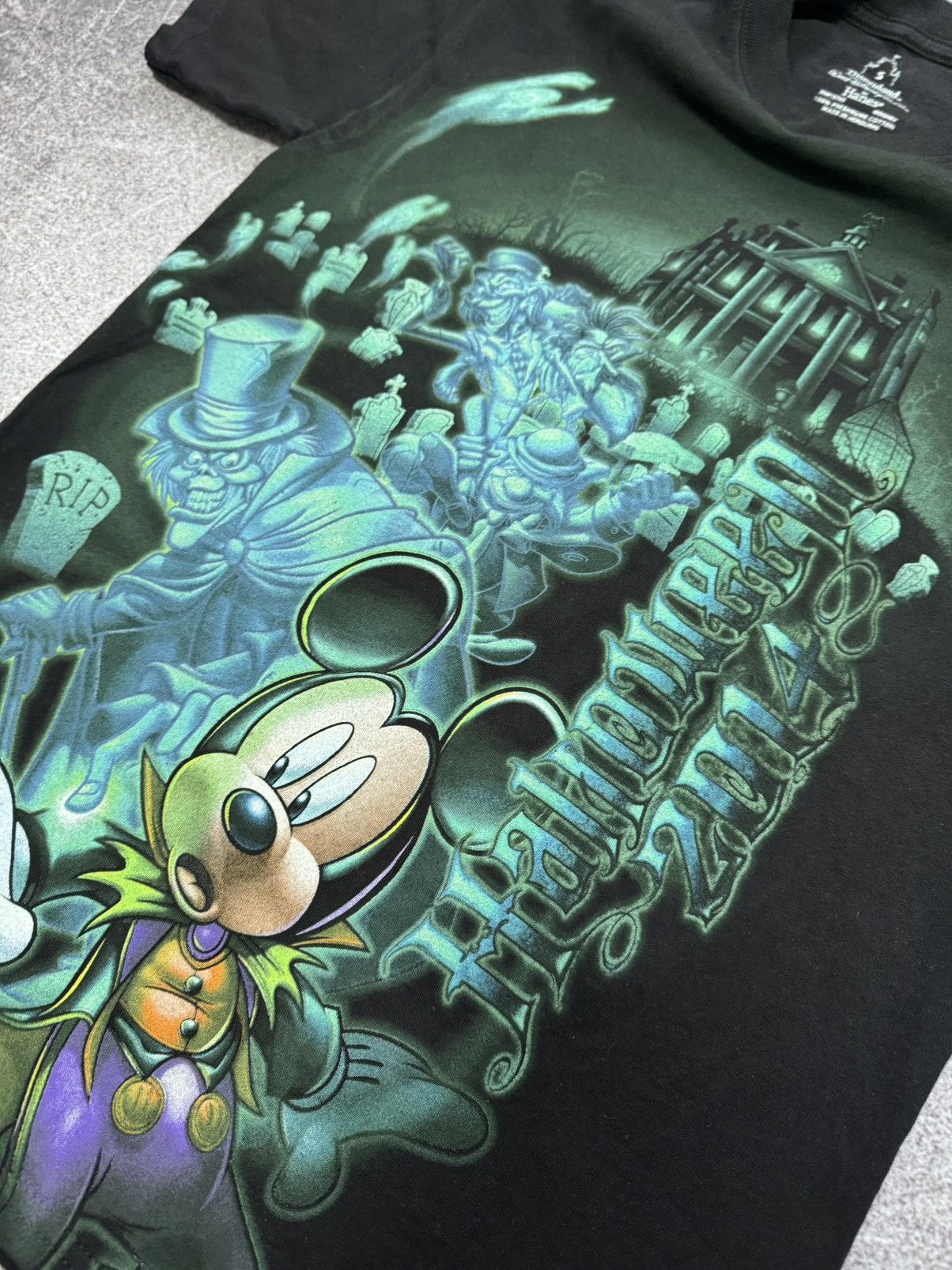 Disney Vintage Halloween 20014 Mickey Disneyland Graphic print tee Size US S / EU 44-46 / 1 - 7 Thumbnail