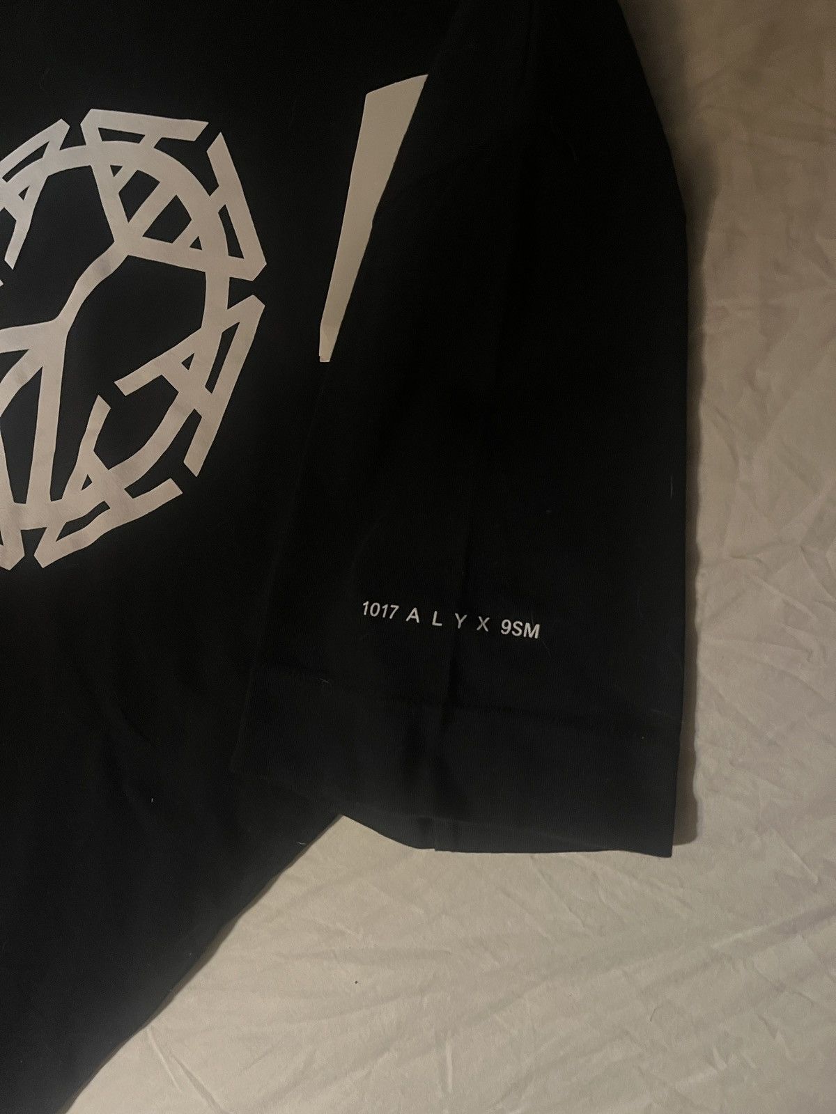 1017 ALYX 9SM × Designer Peace Sign T-Shirt- S Size US M / EU 48-50 / 2 - 3 Thumbnail