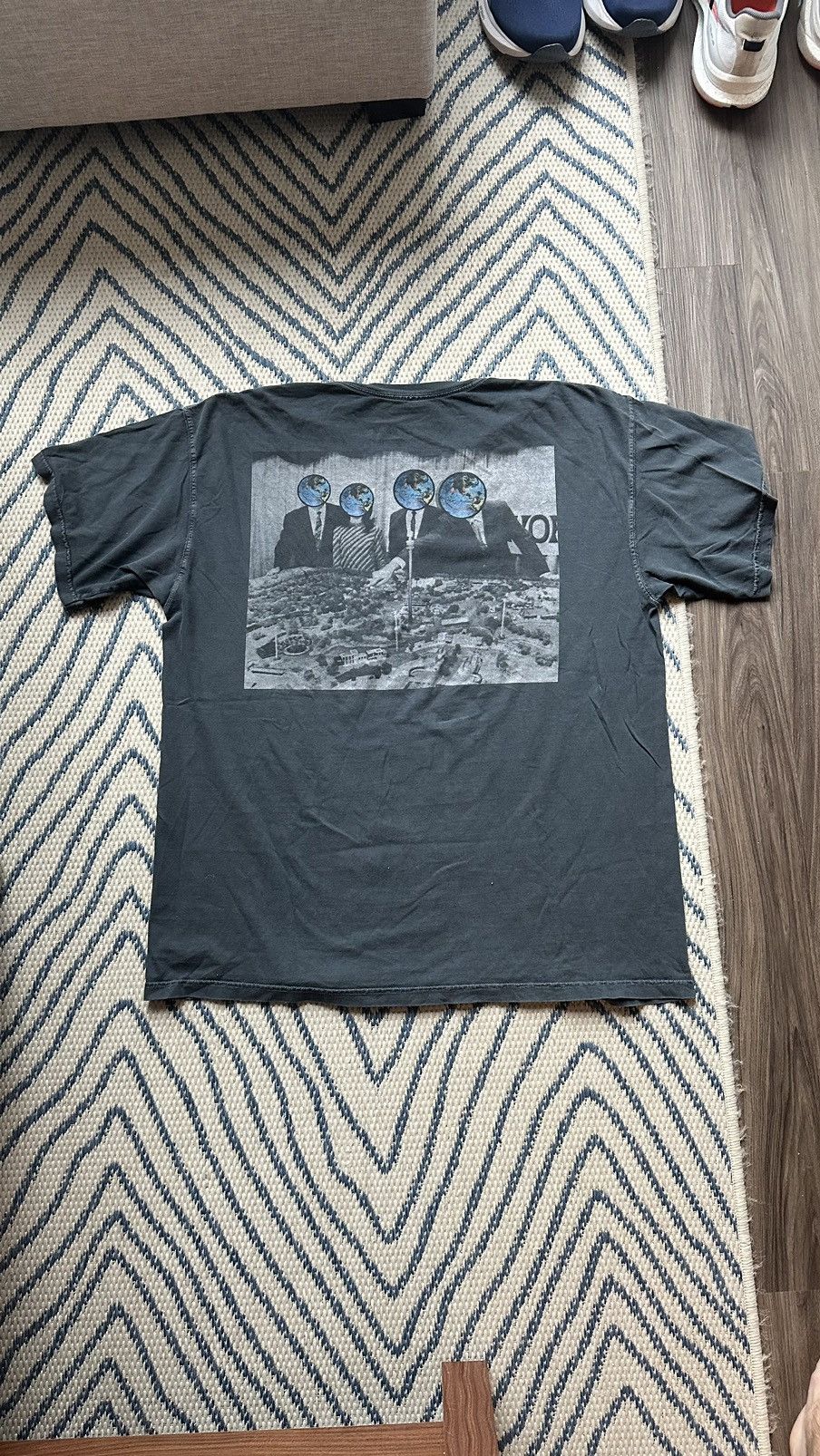Travis Scott Astroworld Staff tee Size XL Size US XL / EU 56 / 4 - 3 Thumbnail