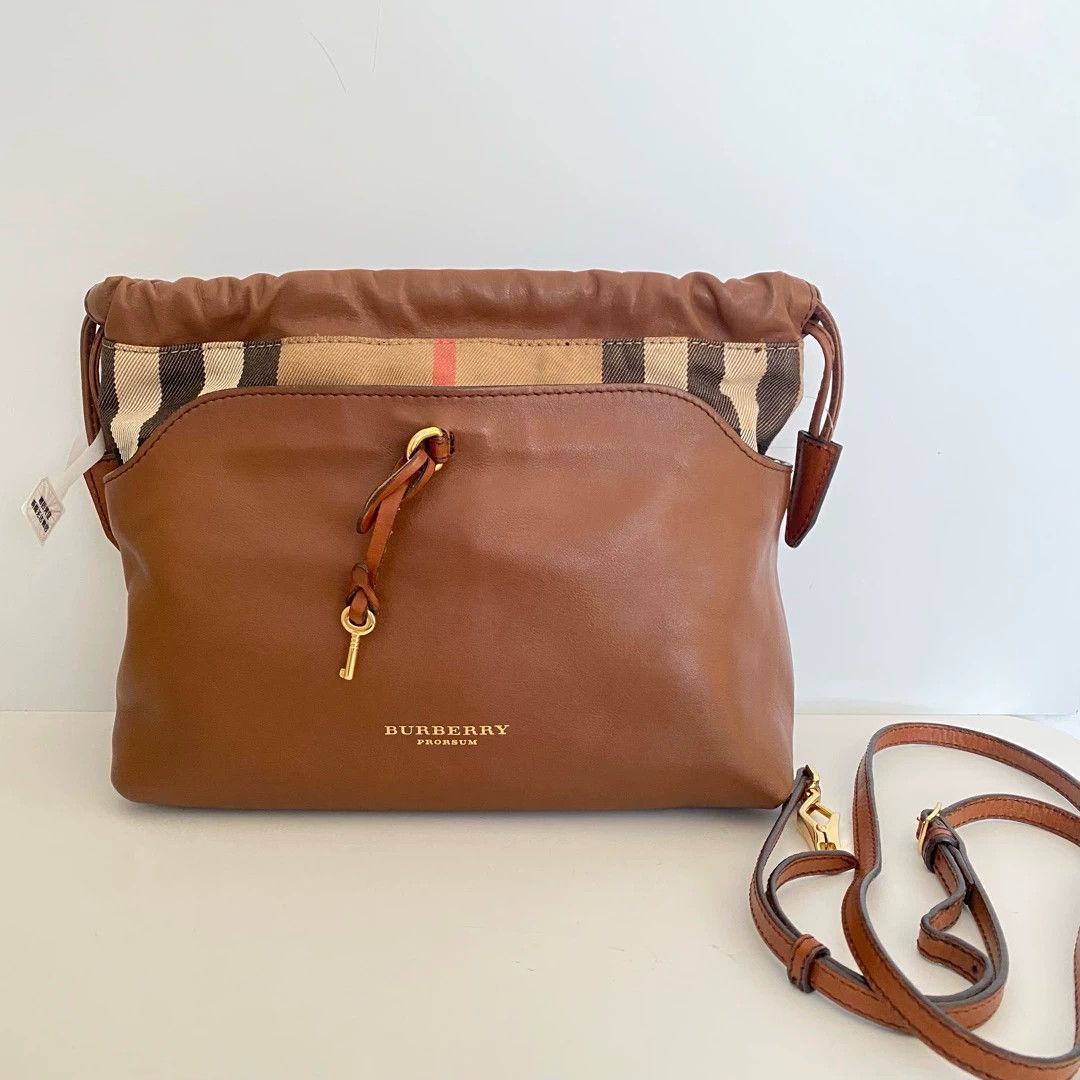 Burberry Pre-loved Bag Very good condition Size ONE SIZE - 1 Thumbnail