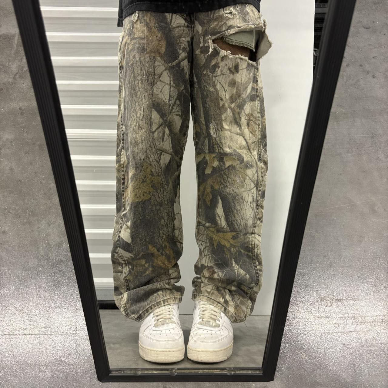 Vintage Crazy Vintage Y2K/2000s Baggy Real Camo Ripped Camo Denim Jeans! Size US 32 / EU 48 - 1 Thumbnail