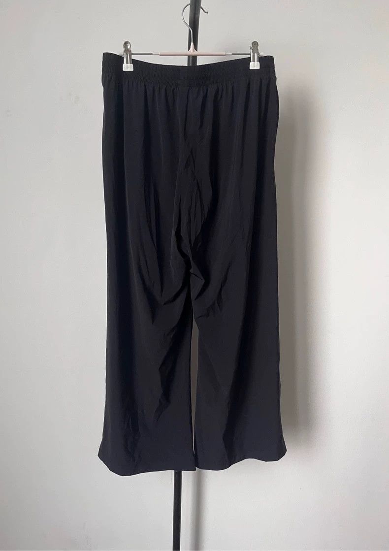 Balenciaga Balenciaga size M Reflective laser pants Size US 26 / EU 42 - 2 Thumbnail