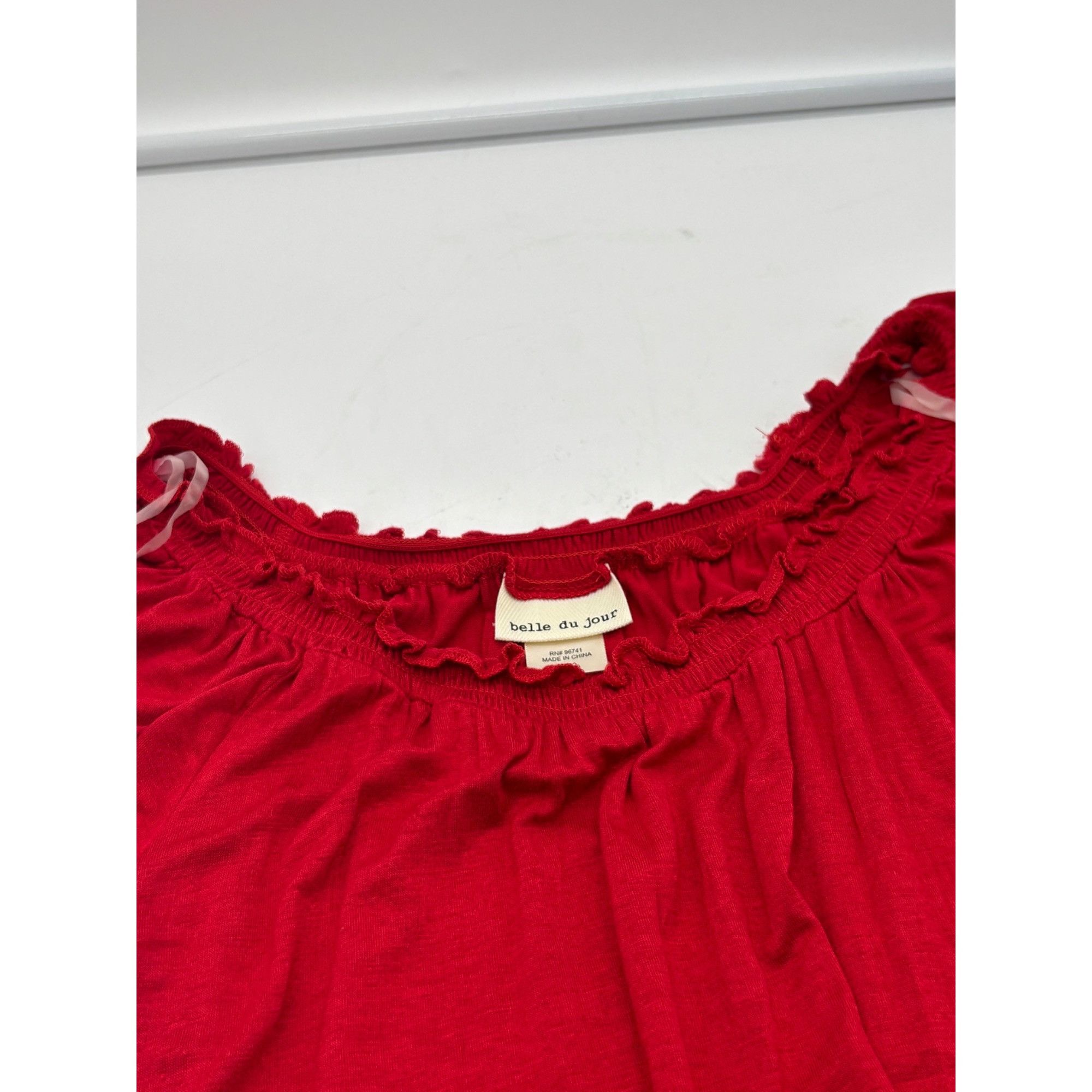 Other Belle Du Jour Juniors' Flutter Sleeve Peasant Top, Pomegran Size S / US 4 / IT 40 - 5 Thumbnail