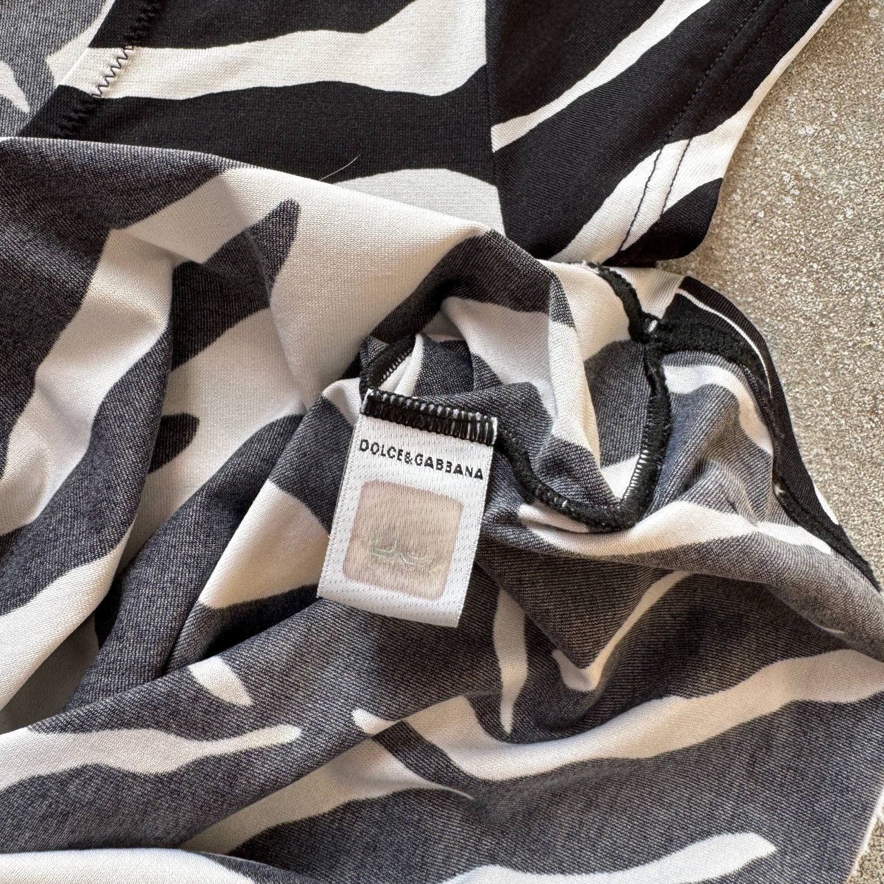 Dolce & Gabbana Dolce & Gabbana Vintage Zebra Print T-Shirt Size L / US 10 / IT 46 - 11 Thumbnail
