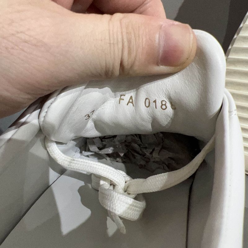 Louis Vuitton Louis Vuitton Stylish White Leather Sneakers - Size US 6.5 / EU 39-40 - 5 Thumbnail