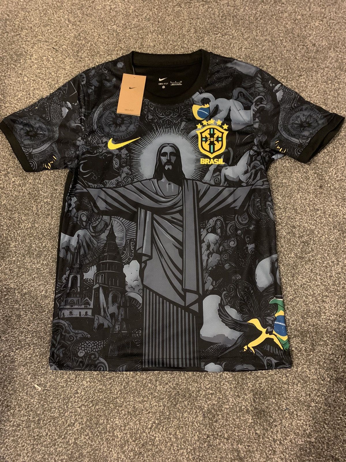 Nike Brazil Special Edition Jersey Size US S / EU 44-46 / 1 - 2 Thumbnail