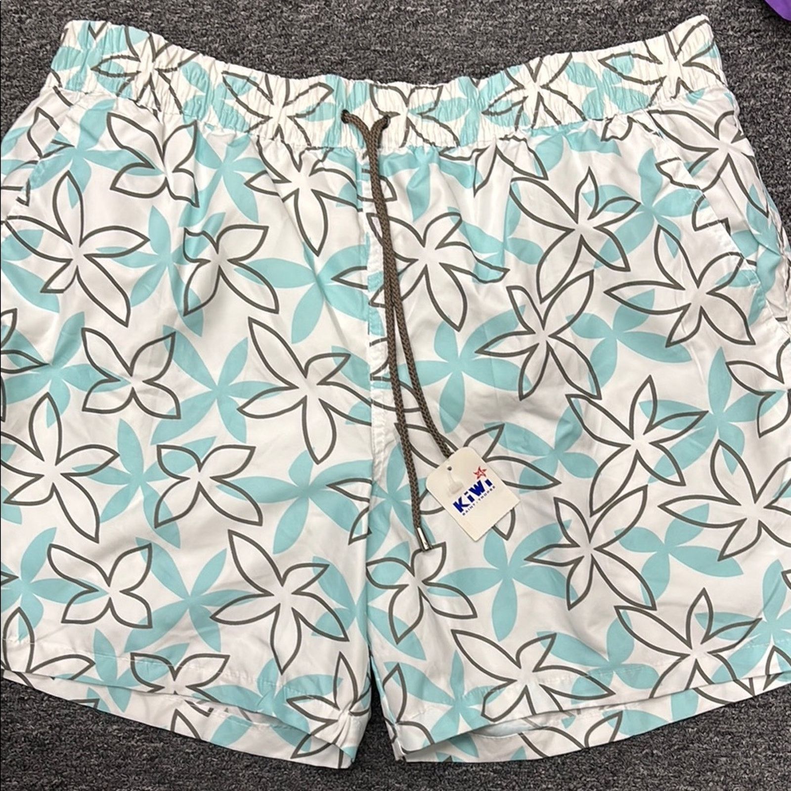 Other NWT Kiwi Women's Floral Athletic Shorts White Light Blue XXL Size US 44 / EU 60 - 1 Thumbnail
