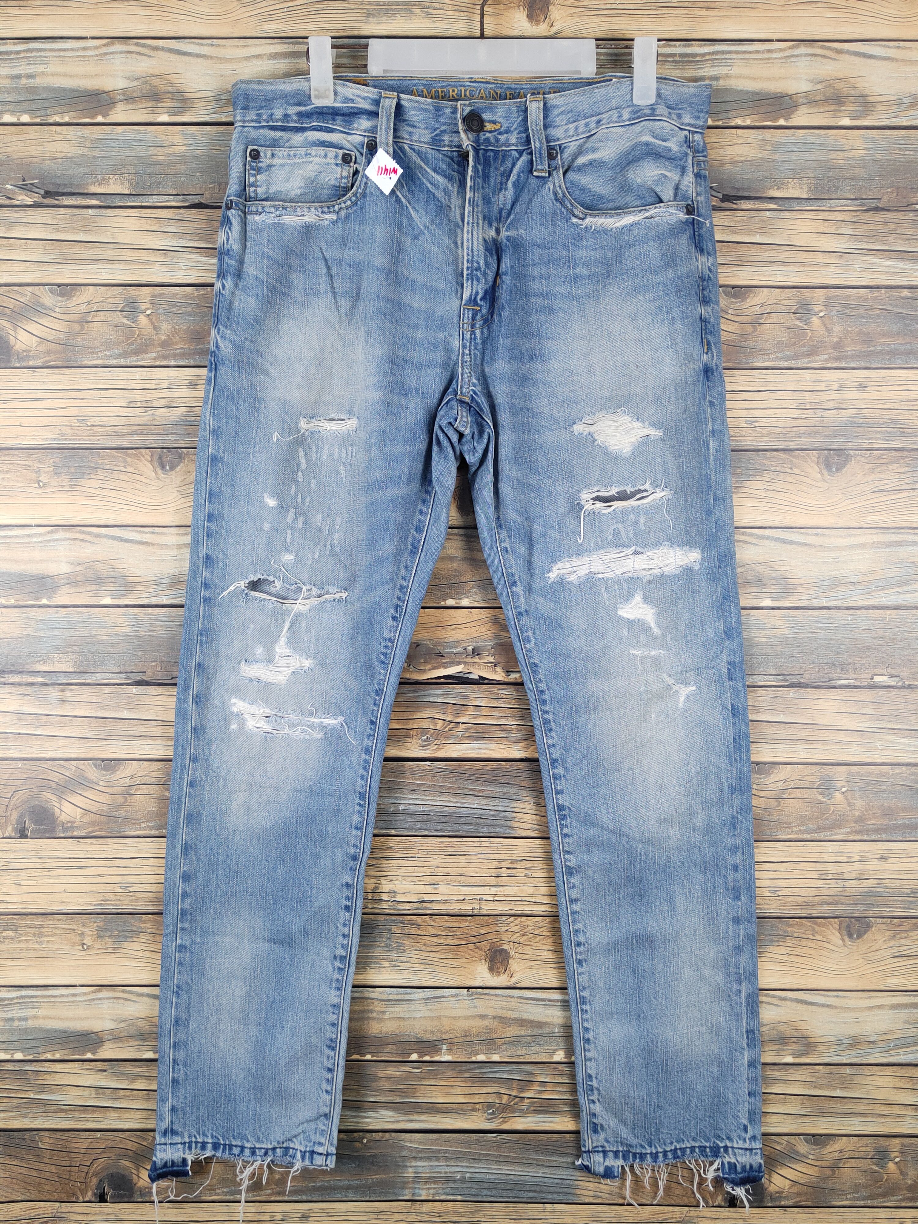 American Eagle Outfitters American Eagle Outfitters Distressed Ripped Jeans #W1411 Size US 32 / EU 48 - 1 Thumbnail