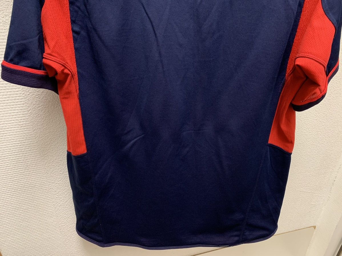 Umbro England umbro vintage soccer jersey reversible 2002 M-L sz Size US M / EU 48-50 / 2 - 6 Thumbnail
