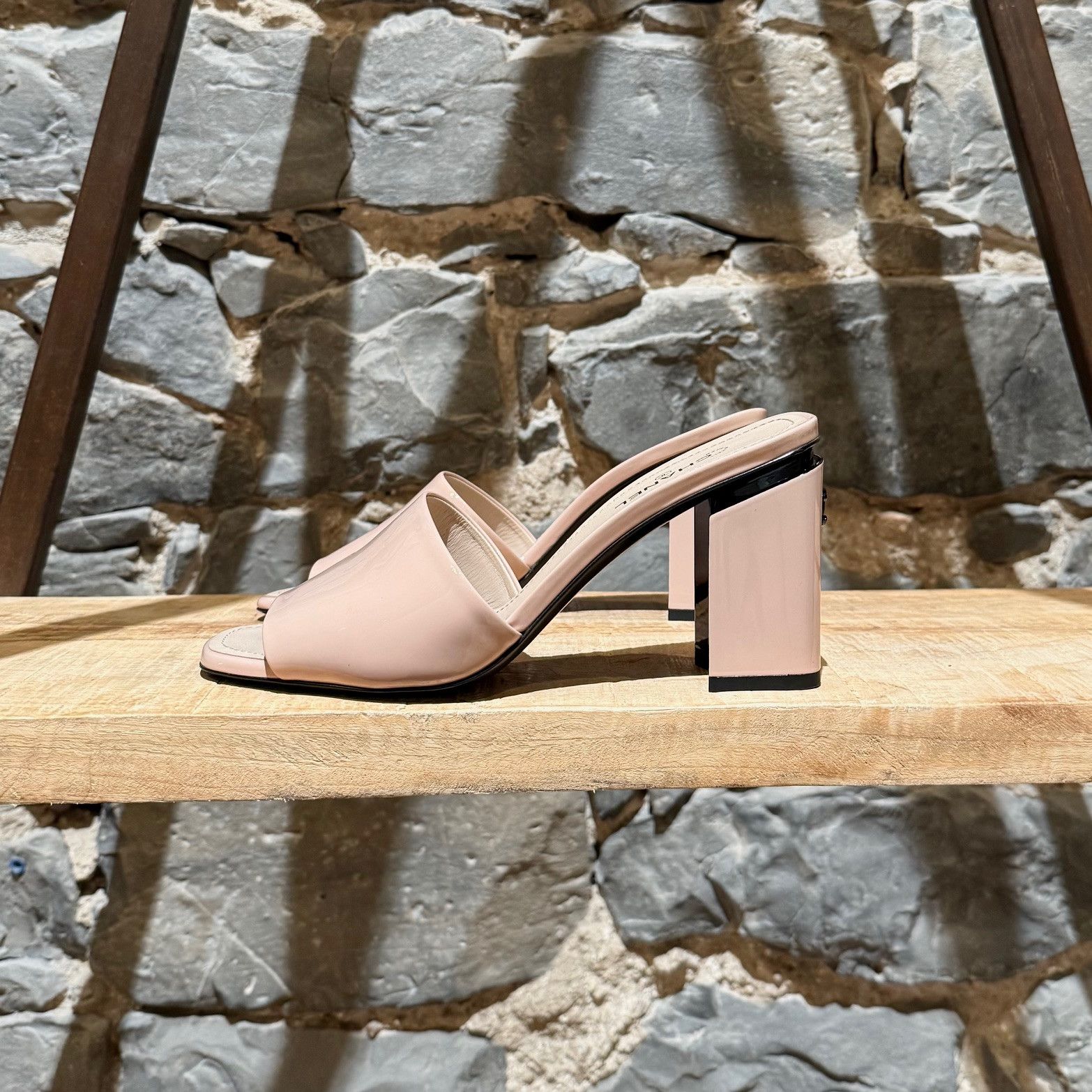 Chanel Chanel 2022 Nude patent Leather CC Heeled Mules Size US 8 / IT 38 - 7 Thumbnail