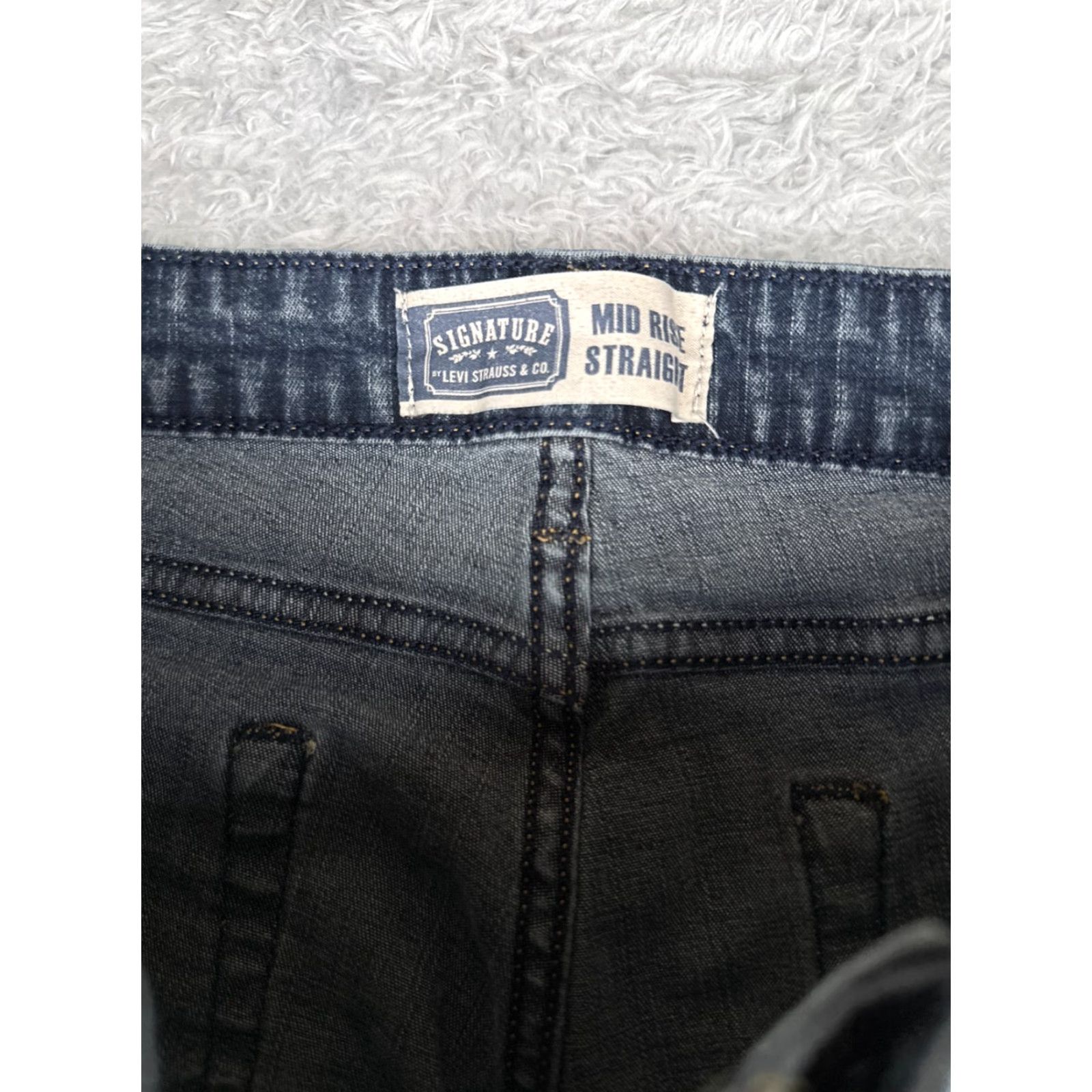 Levi's Levis Jeans Womens 14 Blue Denim Mid Rise Straight Leg Cotton Blend 30x33 Size 36" / US 14 / IT 50 - 6 Thumbnail