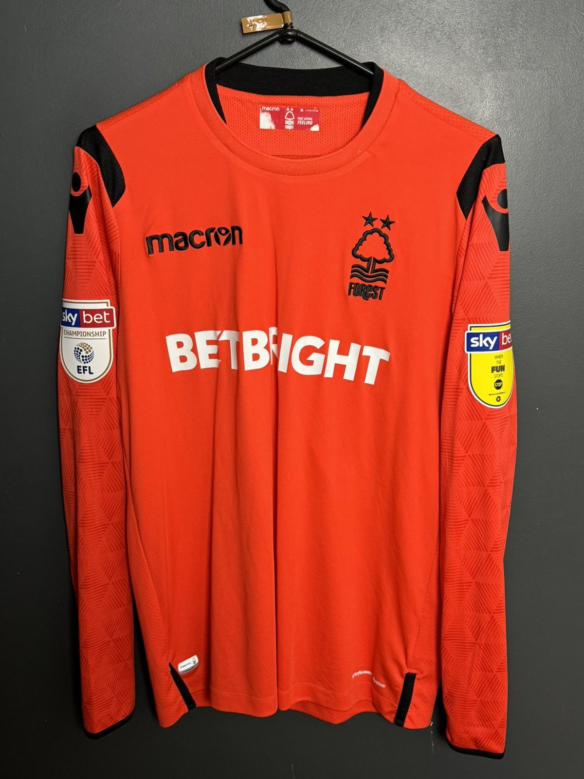 Macron Nottingham Forest 18/19 Goalkeeper Steele Football Jersey Size US M / EU 48-50 / 2 - 2 Thumbnail