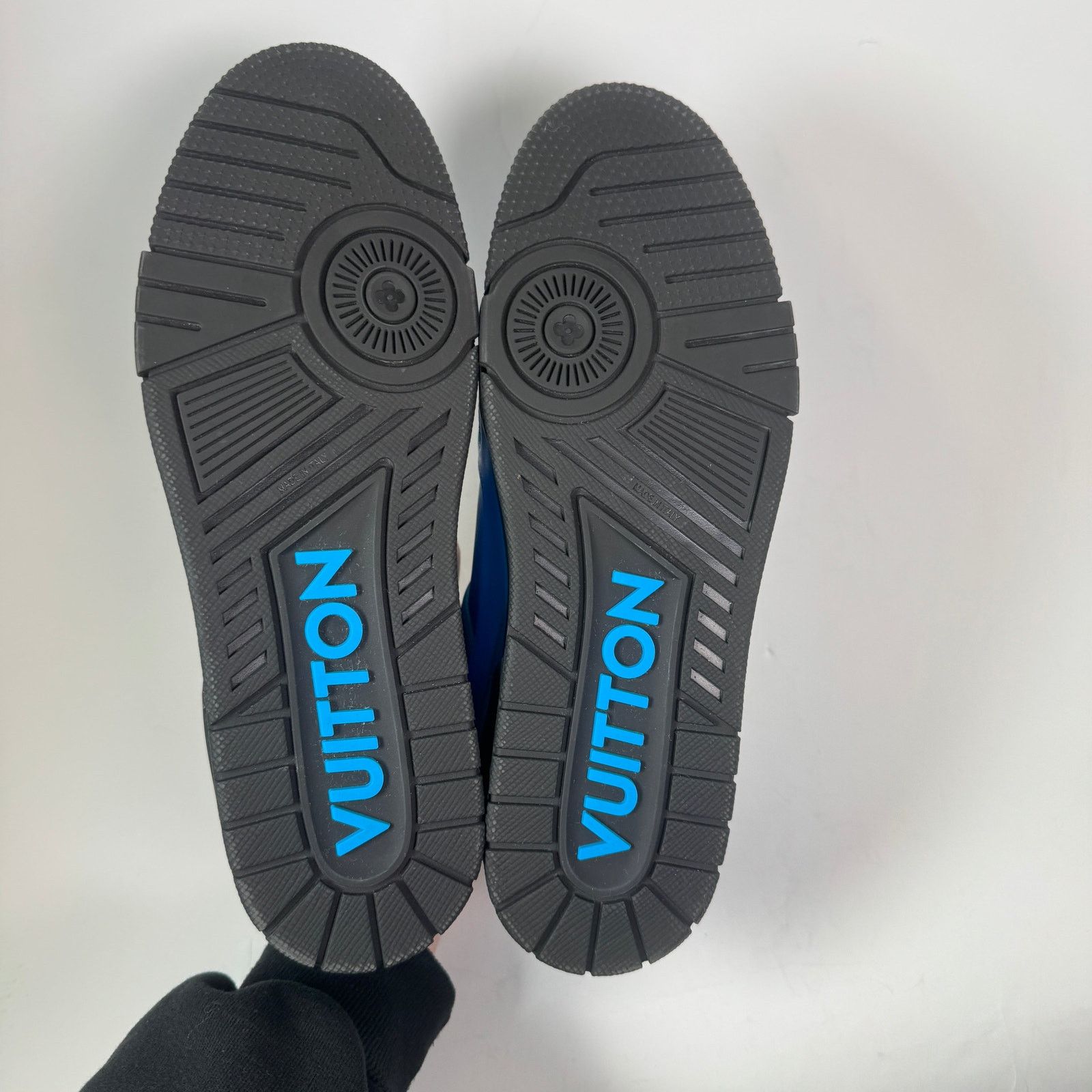 Louis Vuitton Louis Vuitton Blue/Black Trainer Size LV 9.5 Size US 10.5 / EU 43-44 - 6 Thumbnail