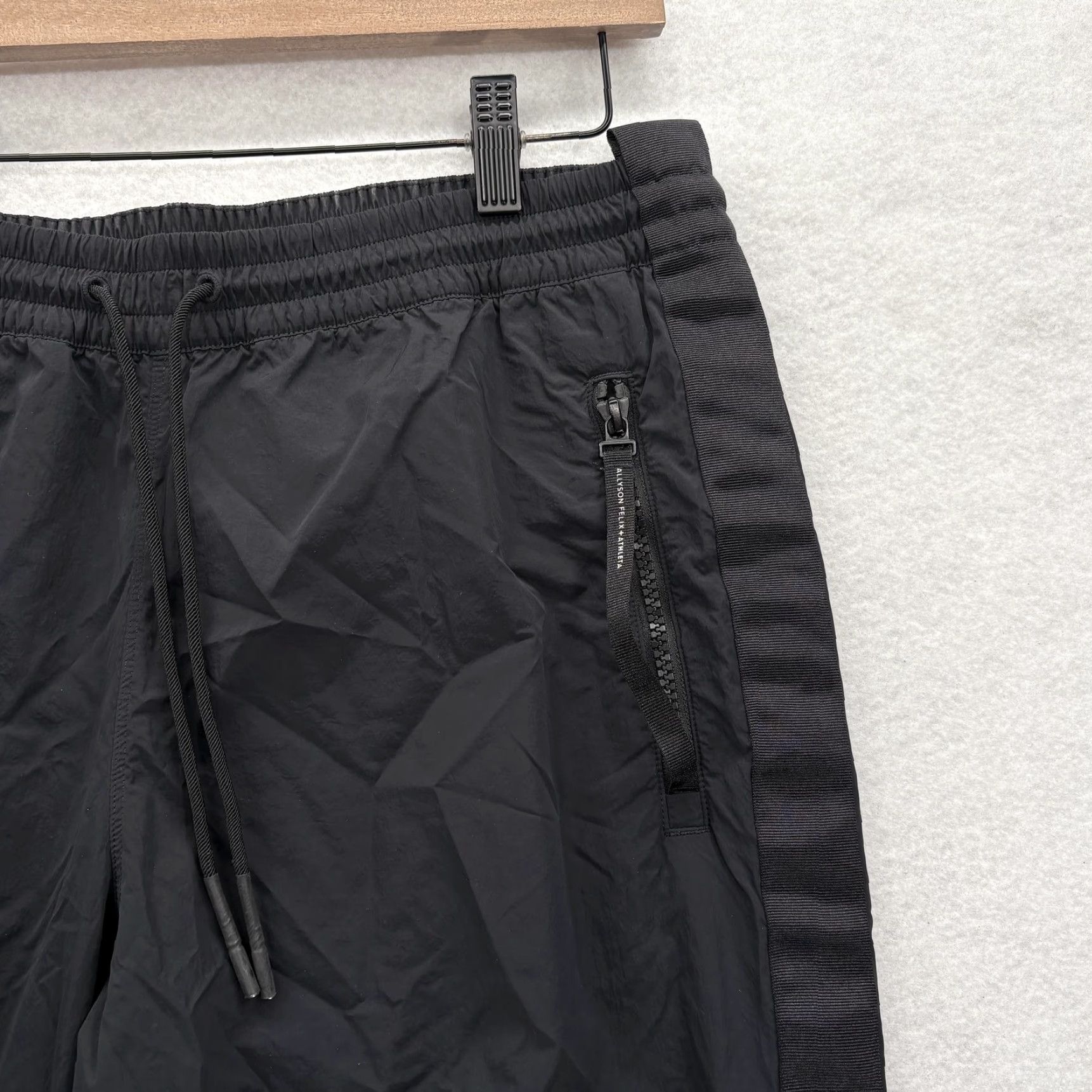 Athleta Athleta Womens Legend Track Pant Small Tall Black Nylon Drawstring Pants Slim Elastic Waist Pockets Side Stripe Zip Pocket Athletic Activewear Women Size 28" / US 6 / IT 42 - 3 Thumbnail
