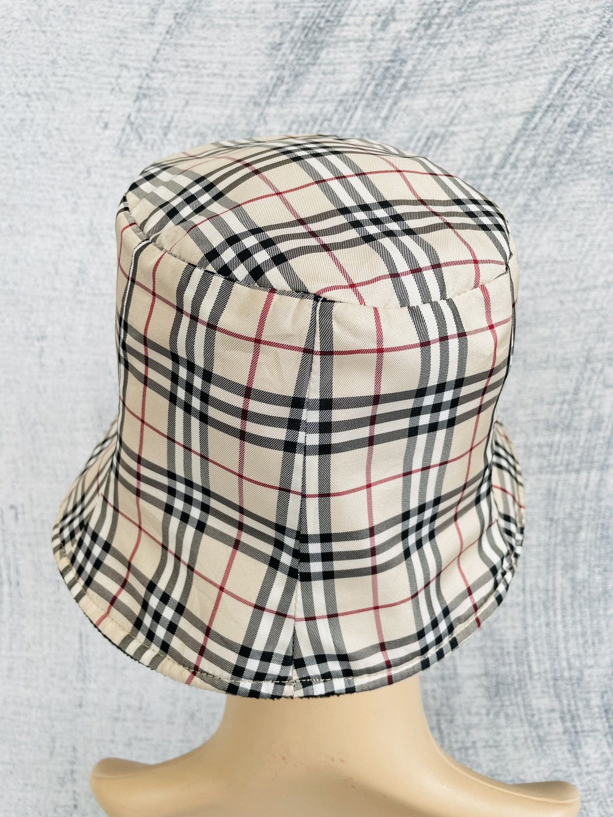 Burberry BURBERRY REVERSIBLE NOVA CHECK BUCKET HAT Size ONE SIZE - 5 Thumbnail