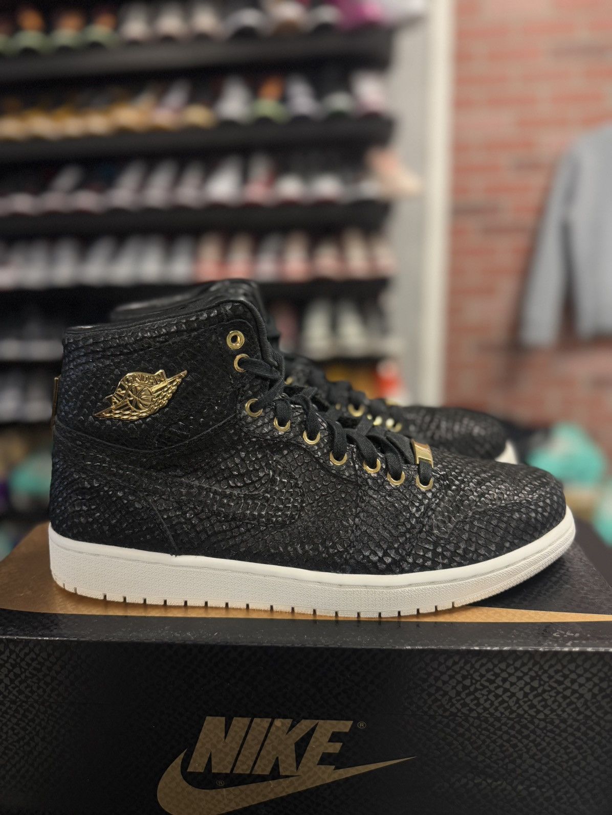 Jordan Brand × Nike Size 12- AIR JORDAN 1 RETRO PINNACLE 2015 RARE Size US 12 / EU 45 - 1 Thumbnail